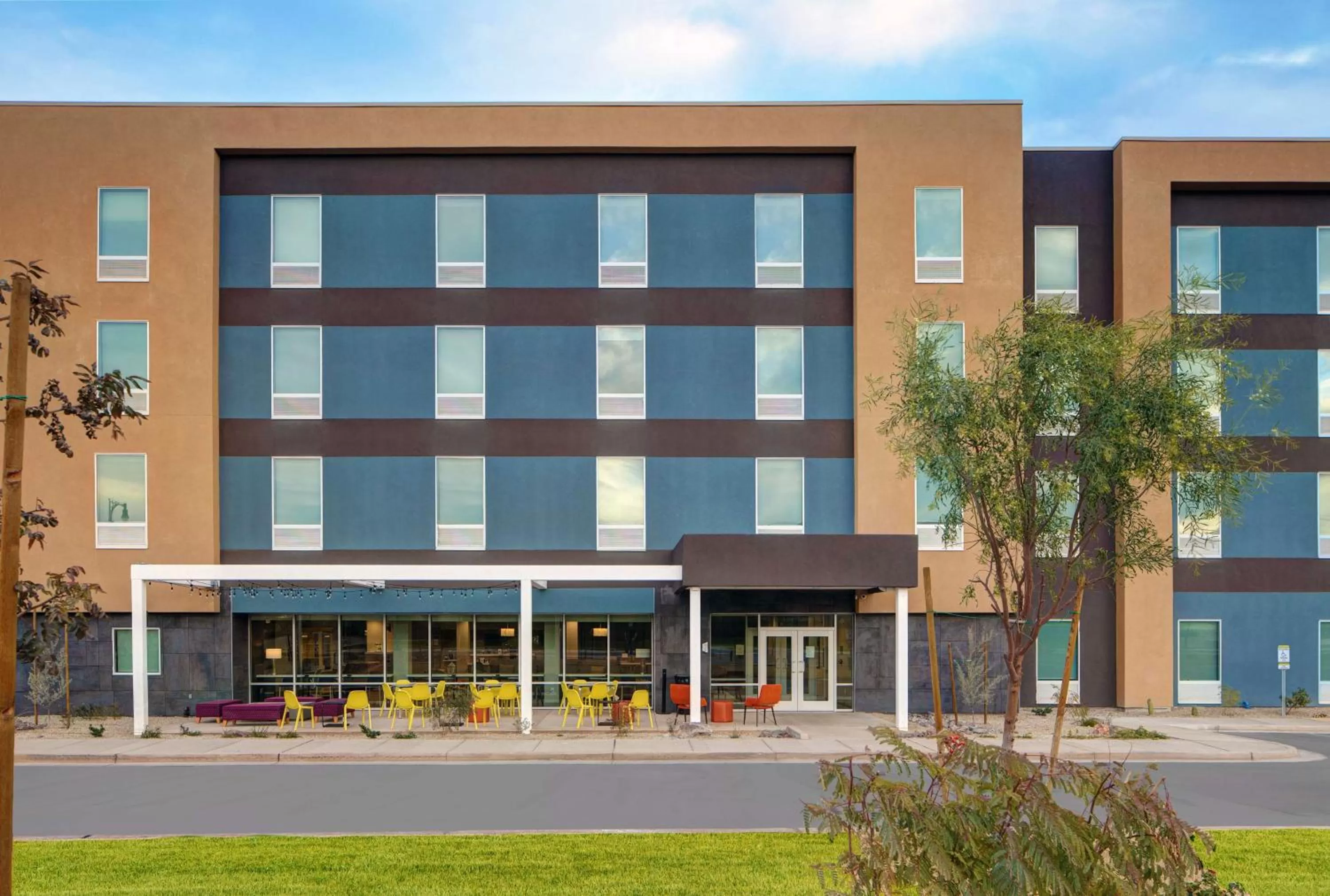 Property building in Home2 Suites By Hilton Yuma Pivot Point