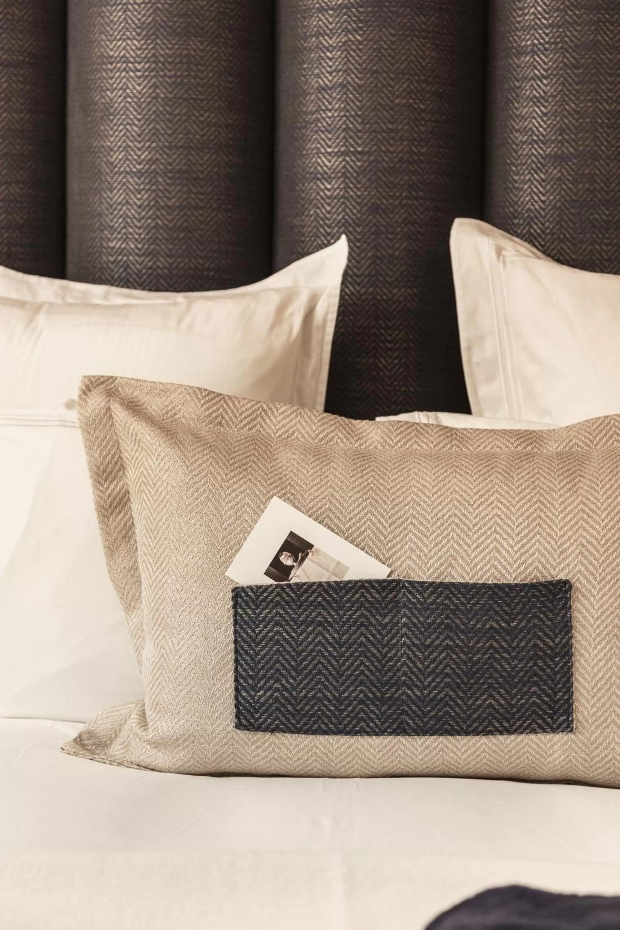 Decorative detail, Bed in Hotel 717