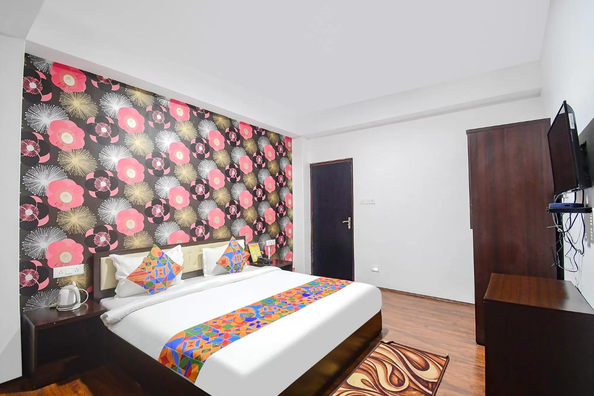 TV and multimedia, Bed in FabHotel Snoopy