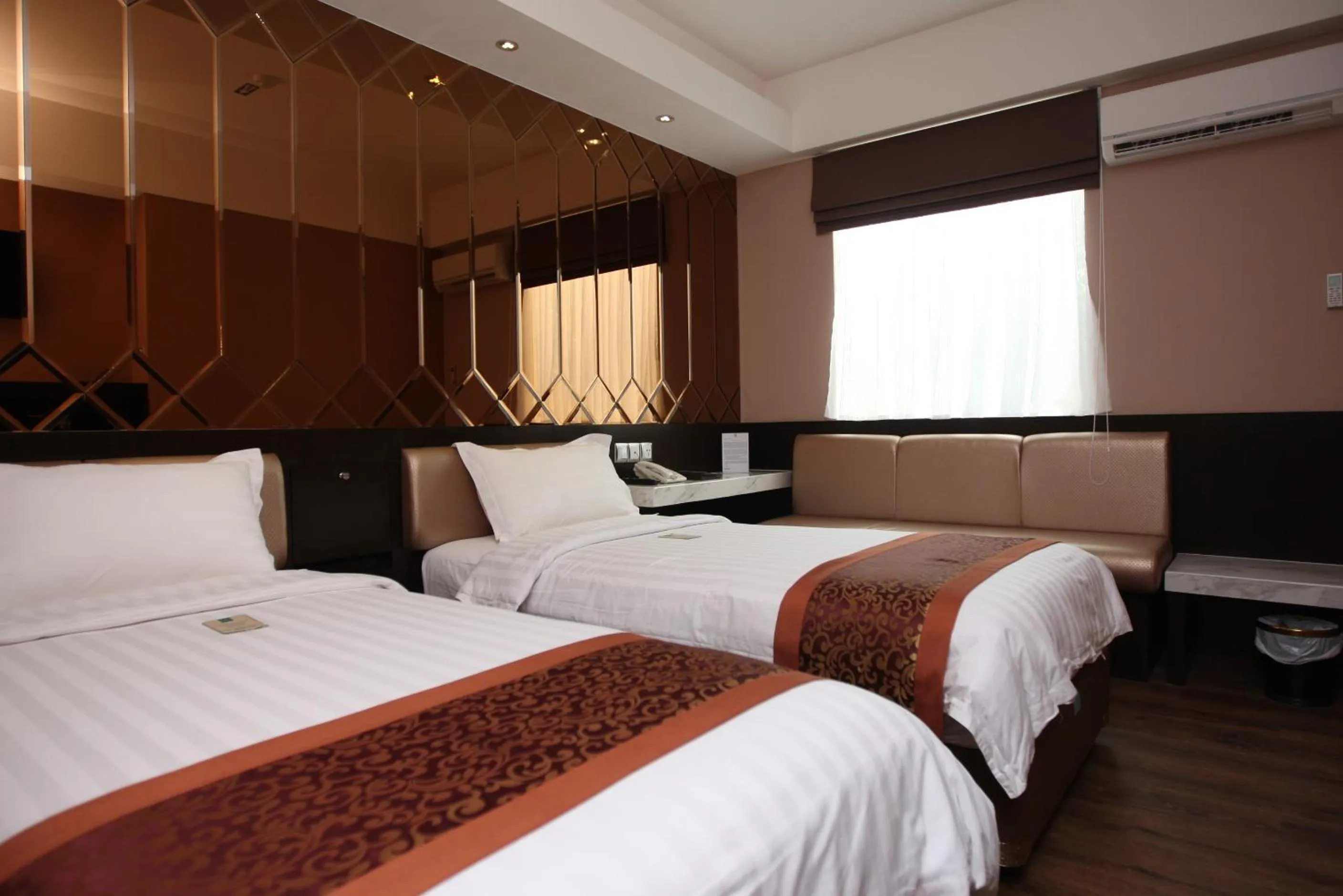 Bed in Favor Hotel Makassar City Center By LIFE