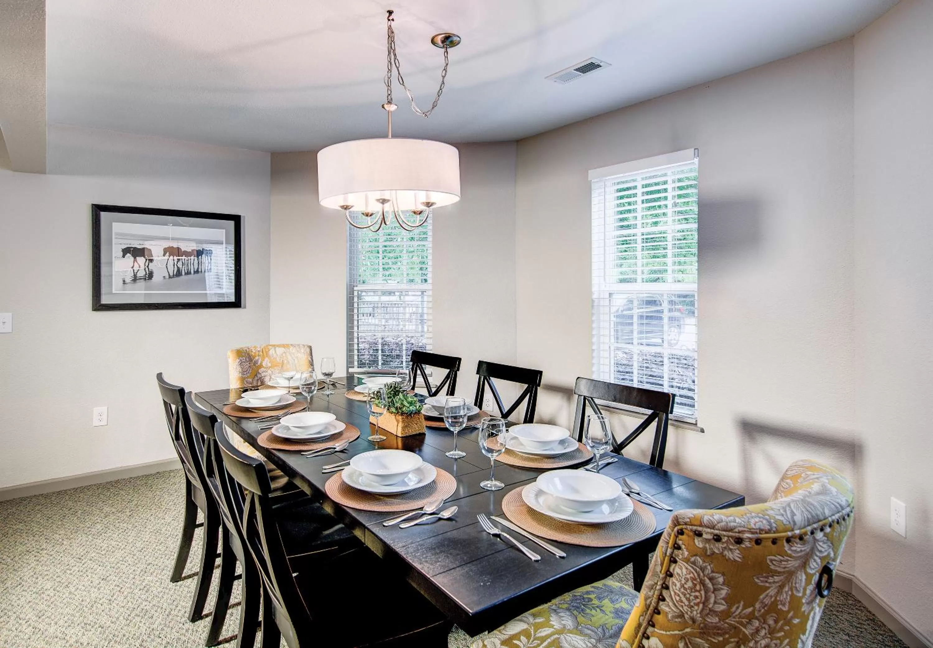Dining area in Hilton Vacation Club Beachwoods Kitty Hawk