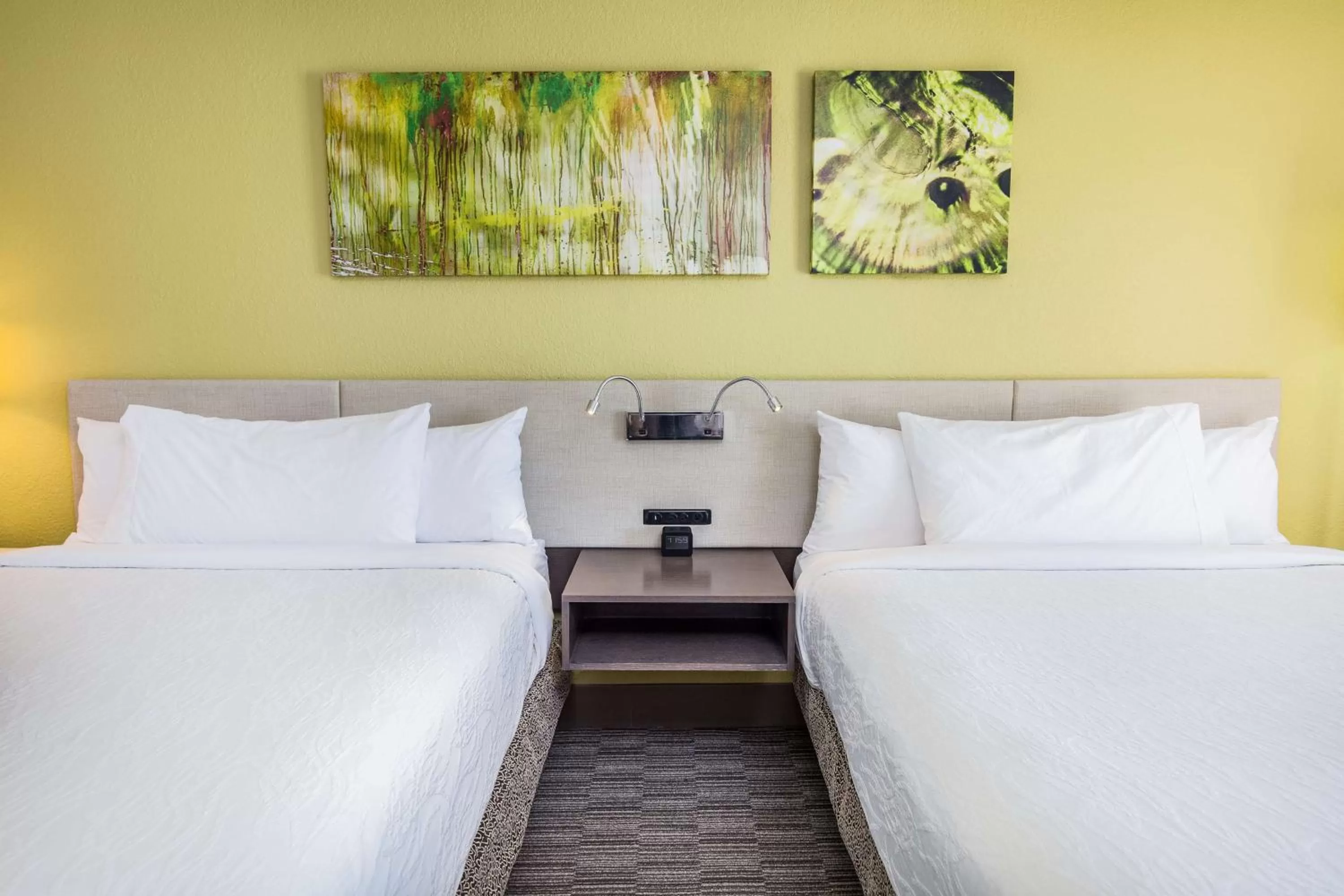 Bed in Hilton Garden Inn Orange Beach