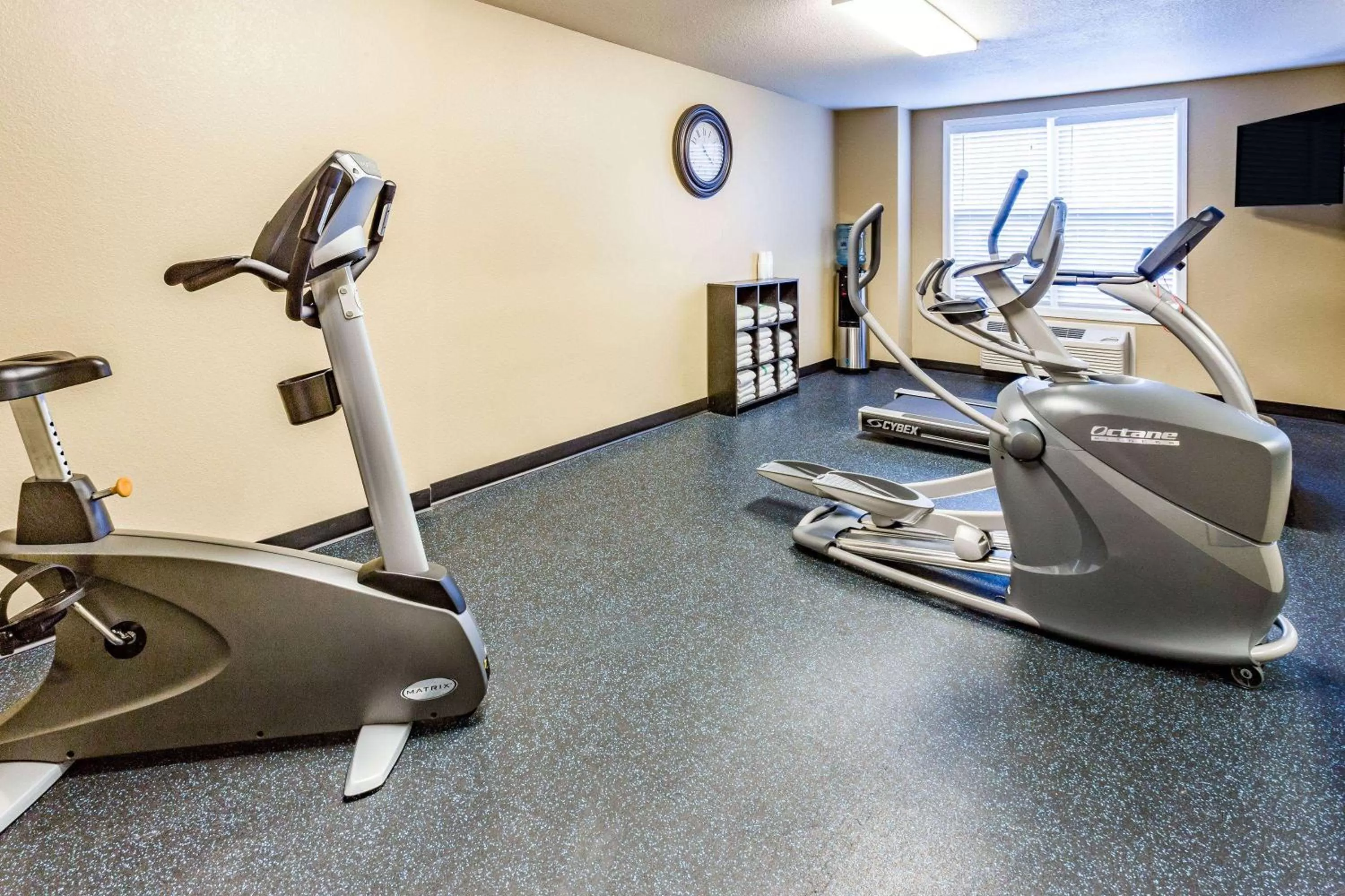 Fitness centre/facilities in AmericInn & Suites Burnsville, MN