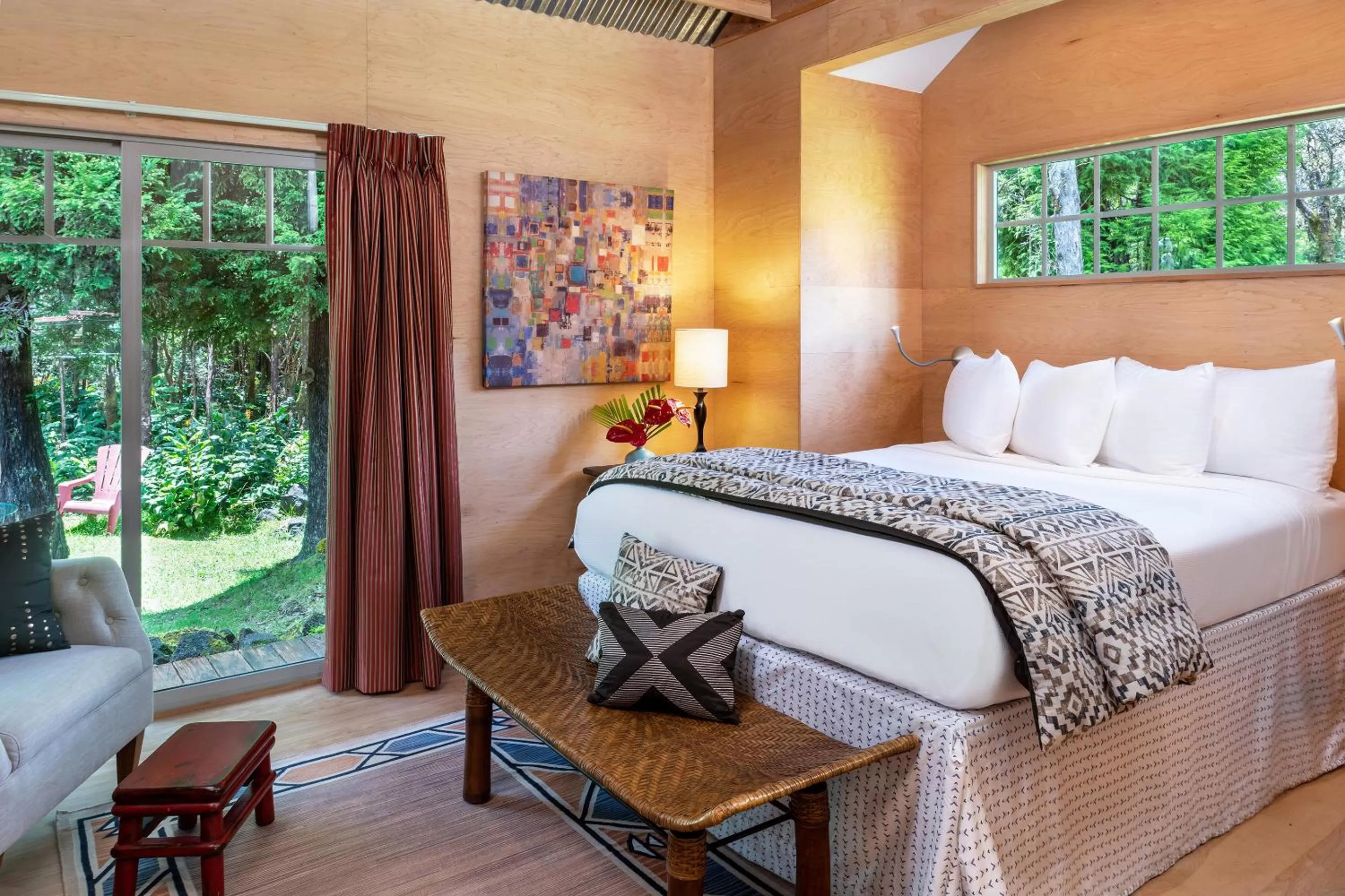 Bed in Volcano Village Estates