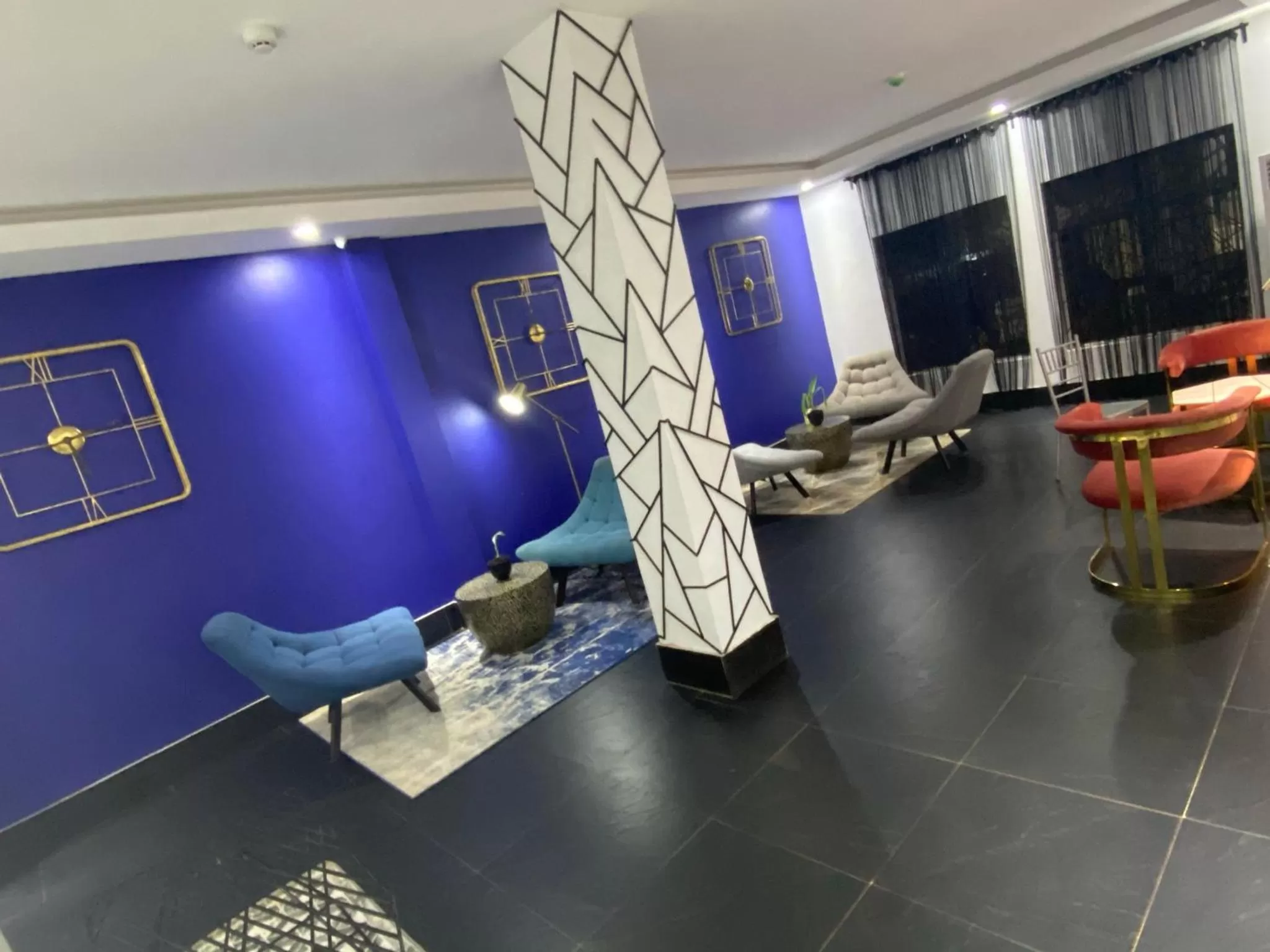 Communal lounge/ TV room in MUSE Boutique Hotel