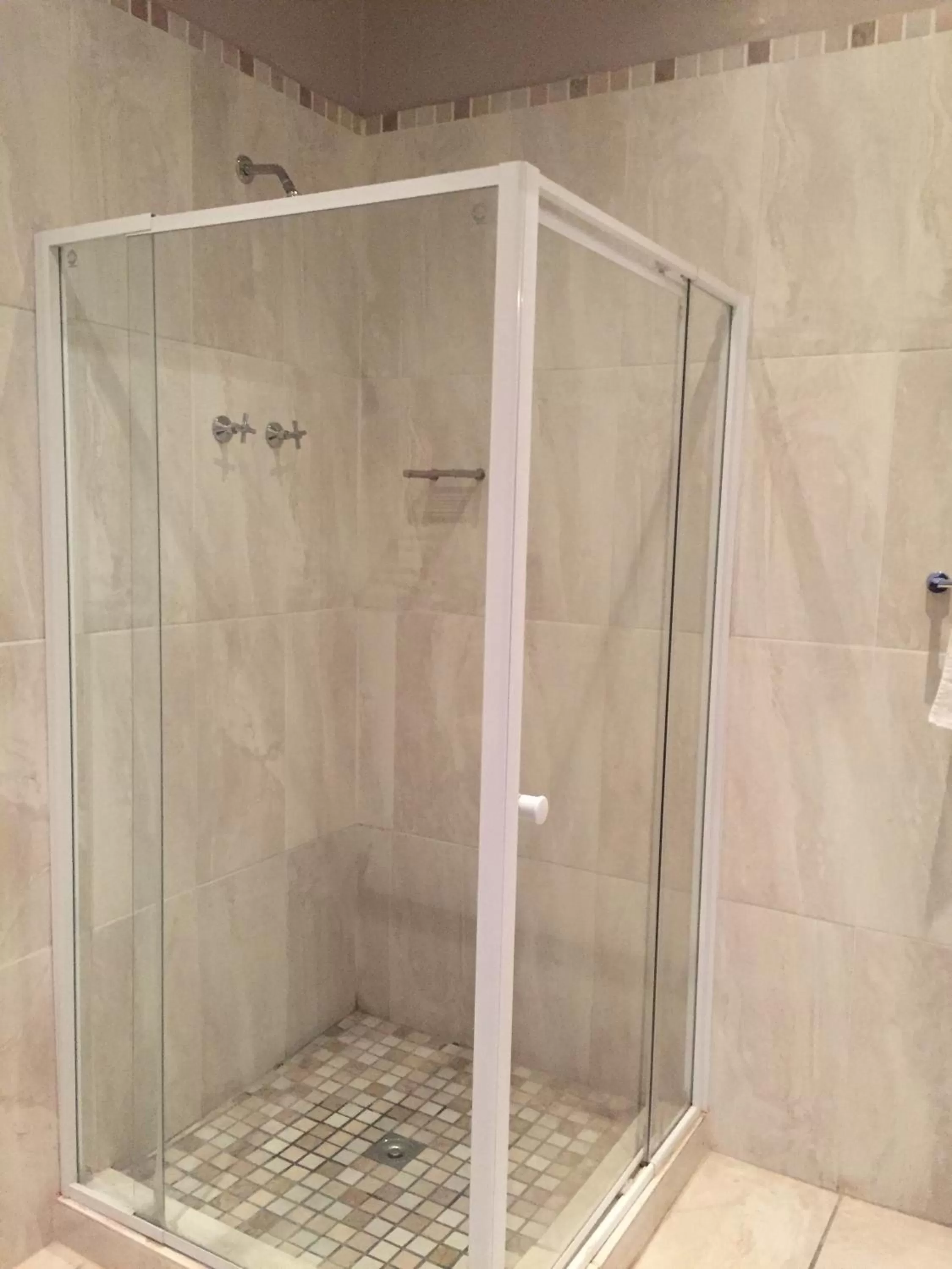 Shower in Tranquil House B&B @ 1 College Ave