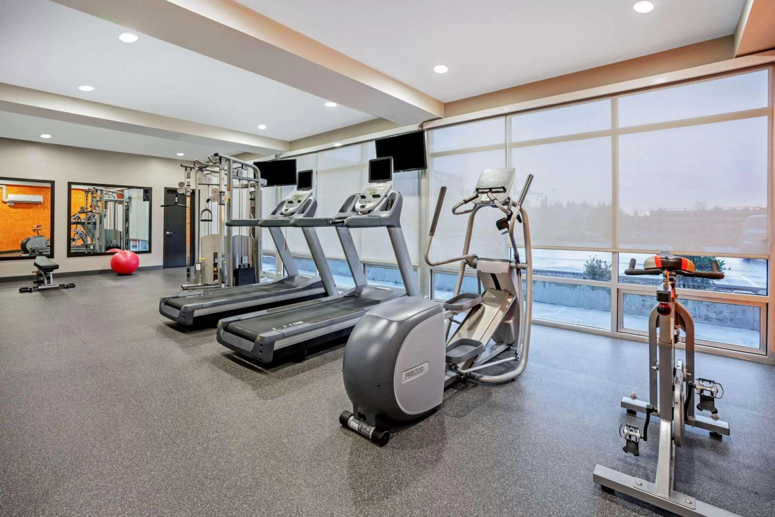 Fitness centre/facilities in La Quinta by Wyndham Seattle Federal Way