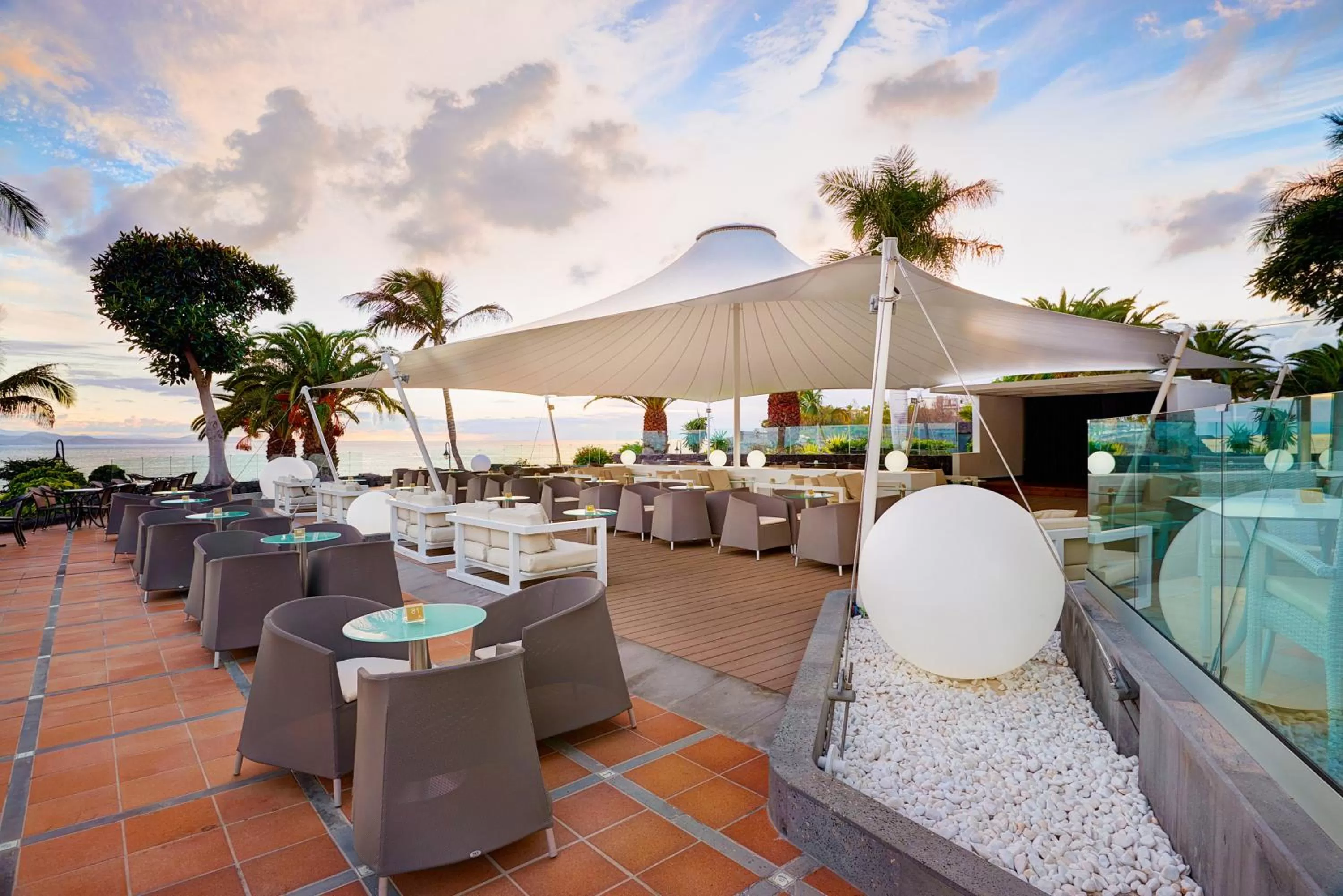 Lounge or bar in Hipotels Natura Palace Adults Only