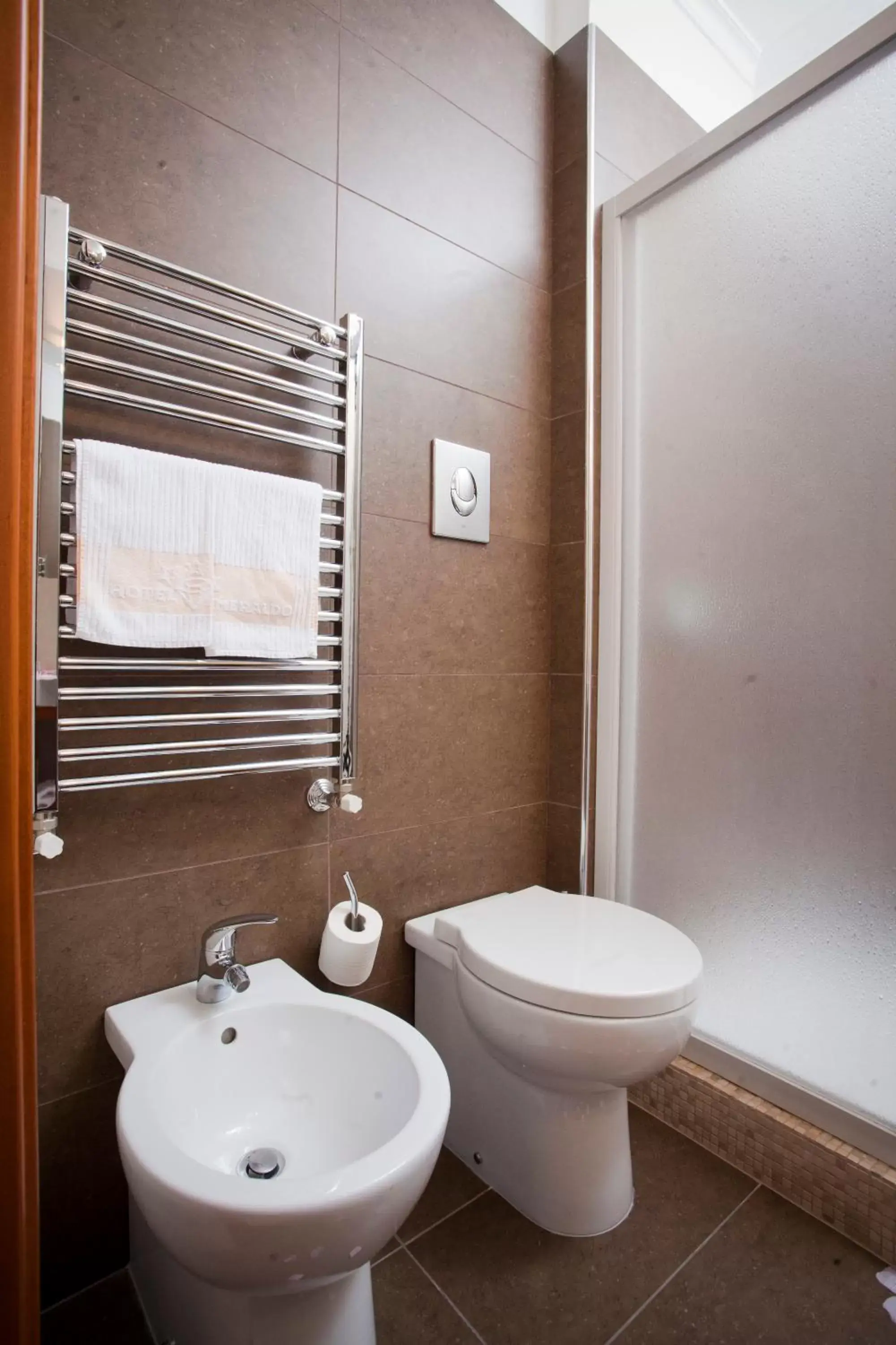 Twin Room in Hotel Smeraldo Twin Room in Hotel Smeraldo