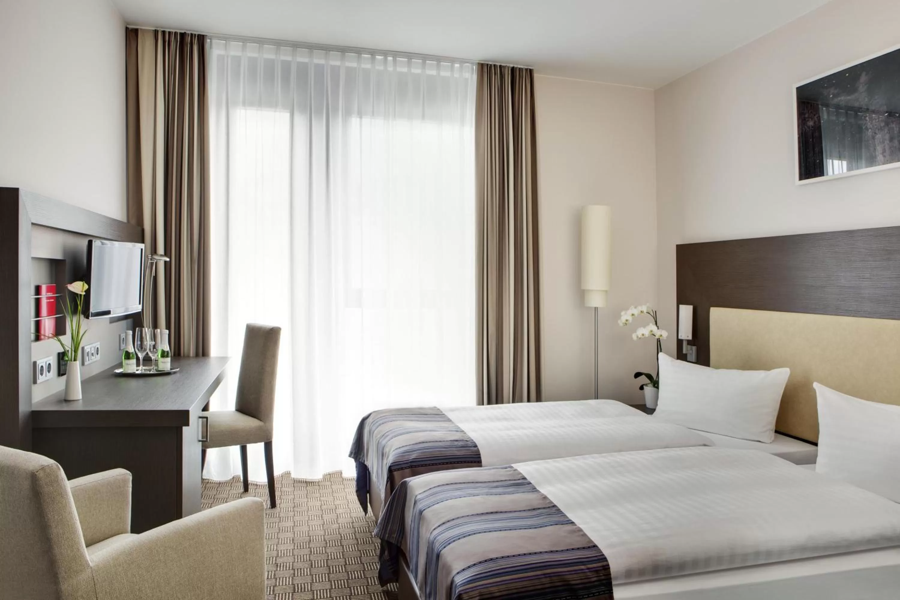 Day, Bed in IntercityHotel Bonn