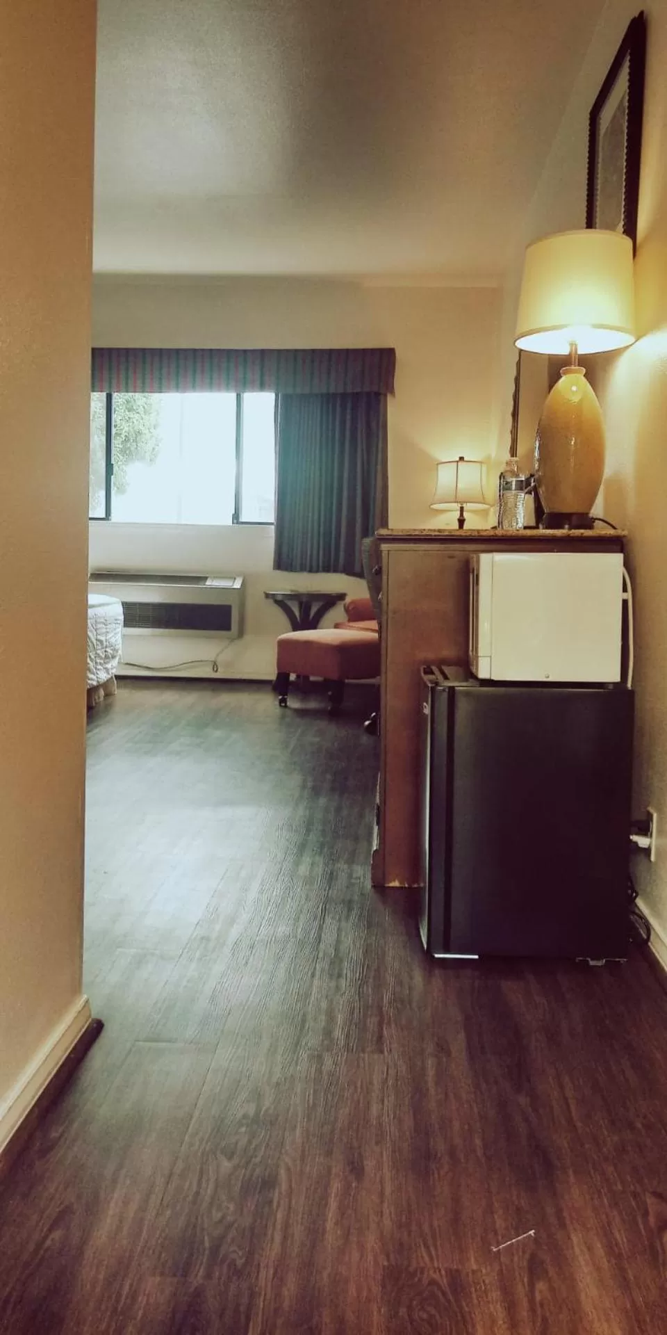 Bedroom, Bed in GuestHouse Inn Enumclaw