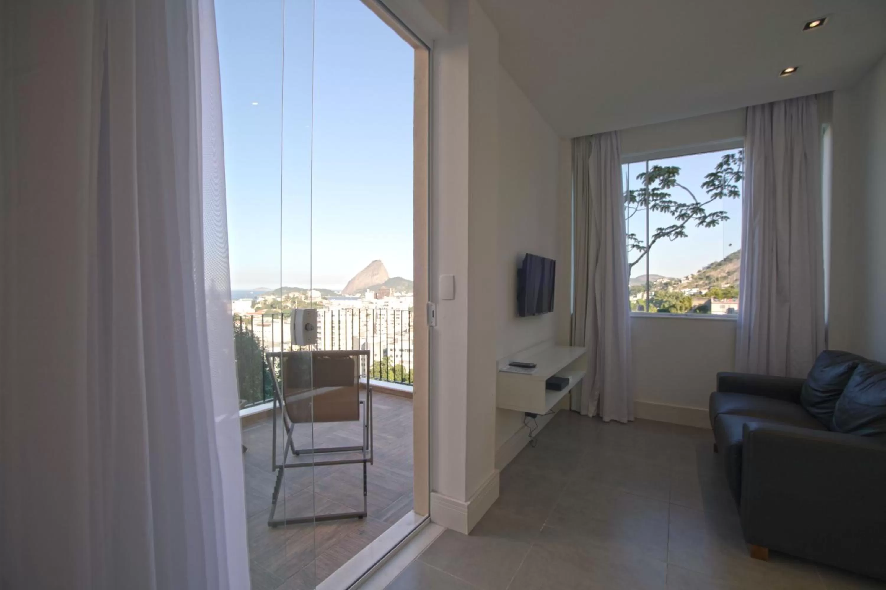 TV and multimedia, Balcony/Terrace in Sugar Loft Apartments