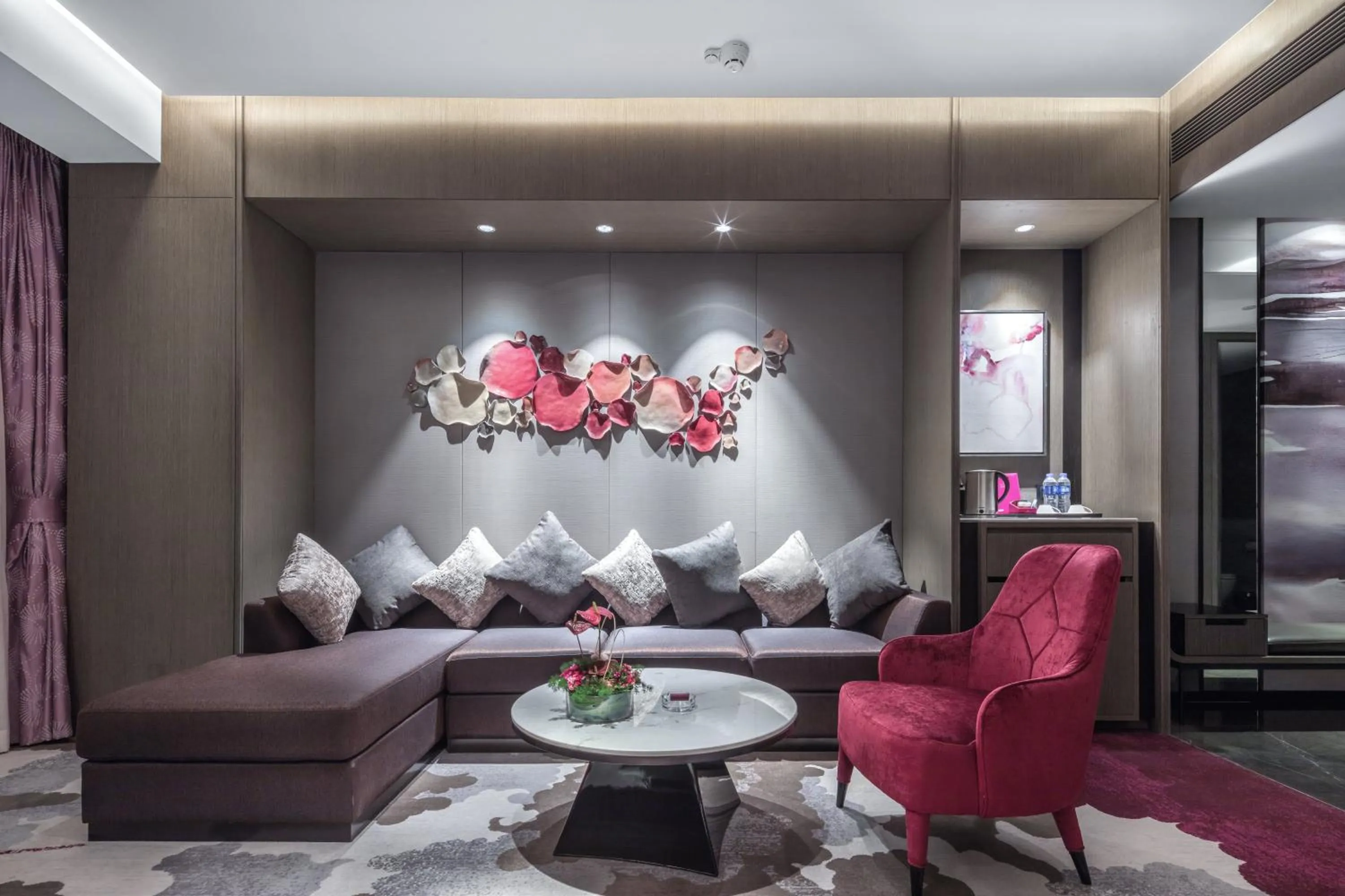 Photo of the whole room in Crowne Plaza Kunshan by IHG