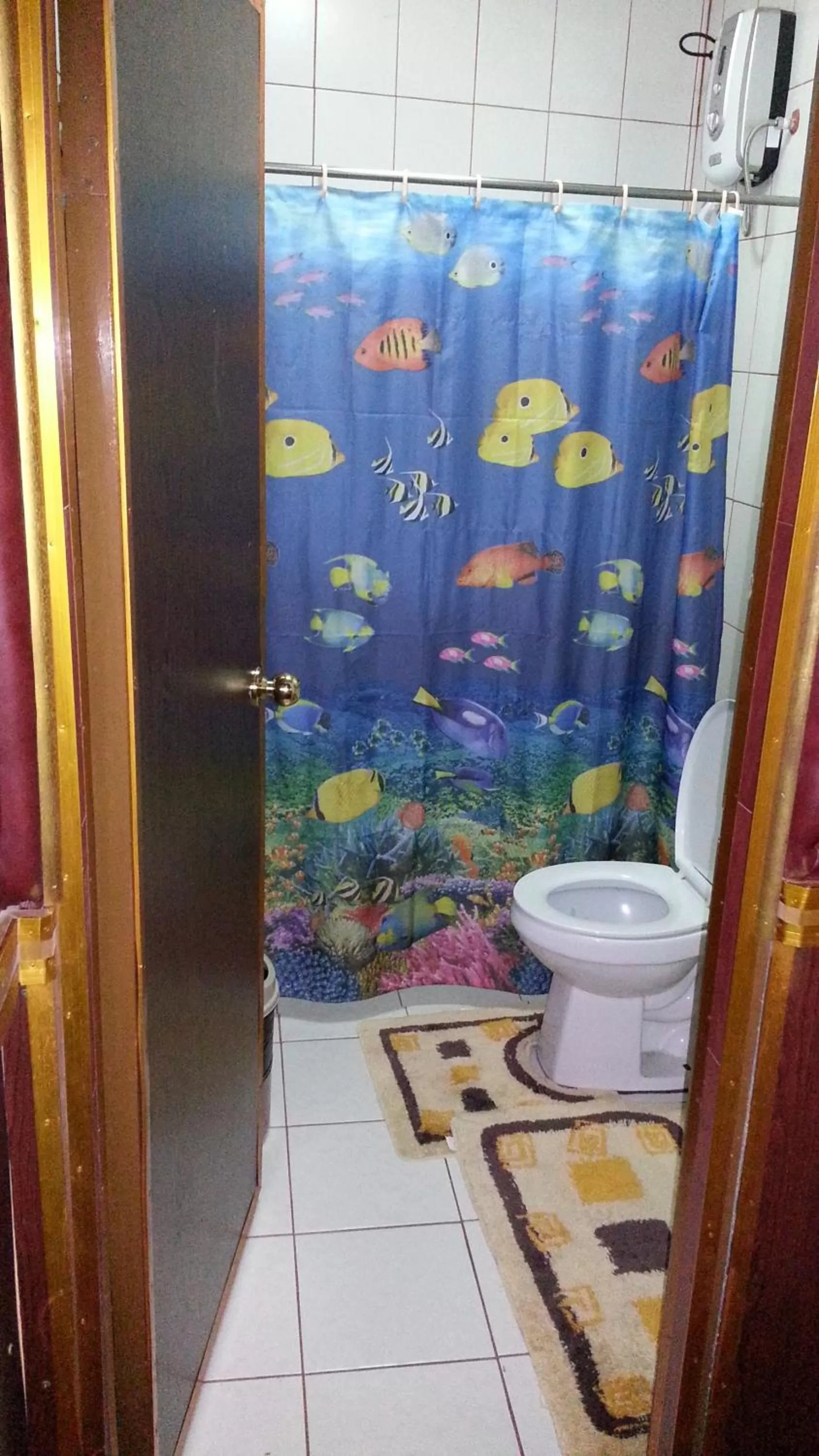 Bathroom in Kokomos Hotel and Restaurant