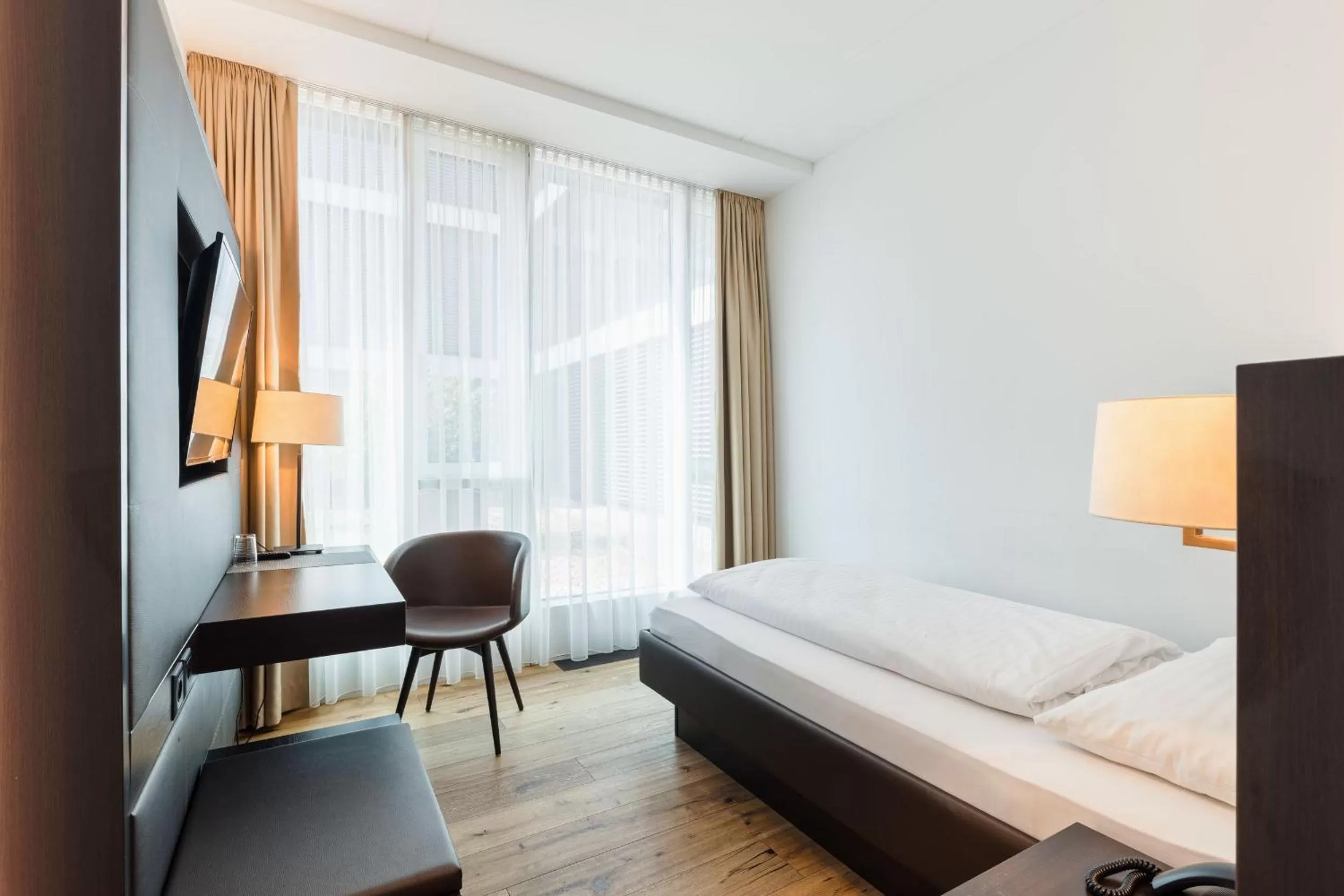 Staff, Bed in Hotel kommod