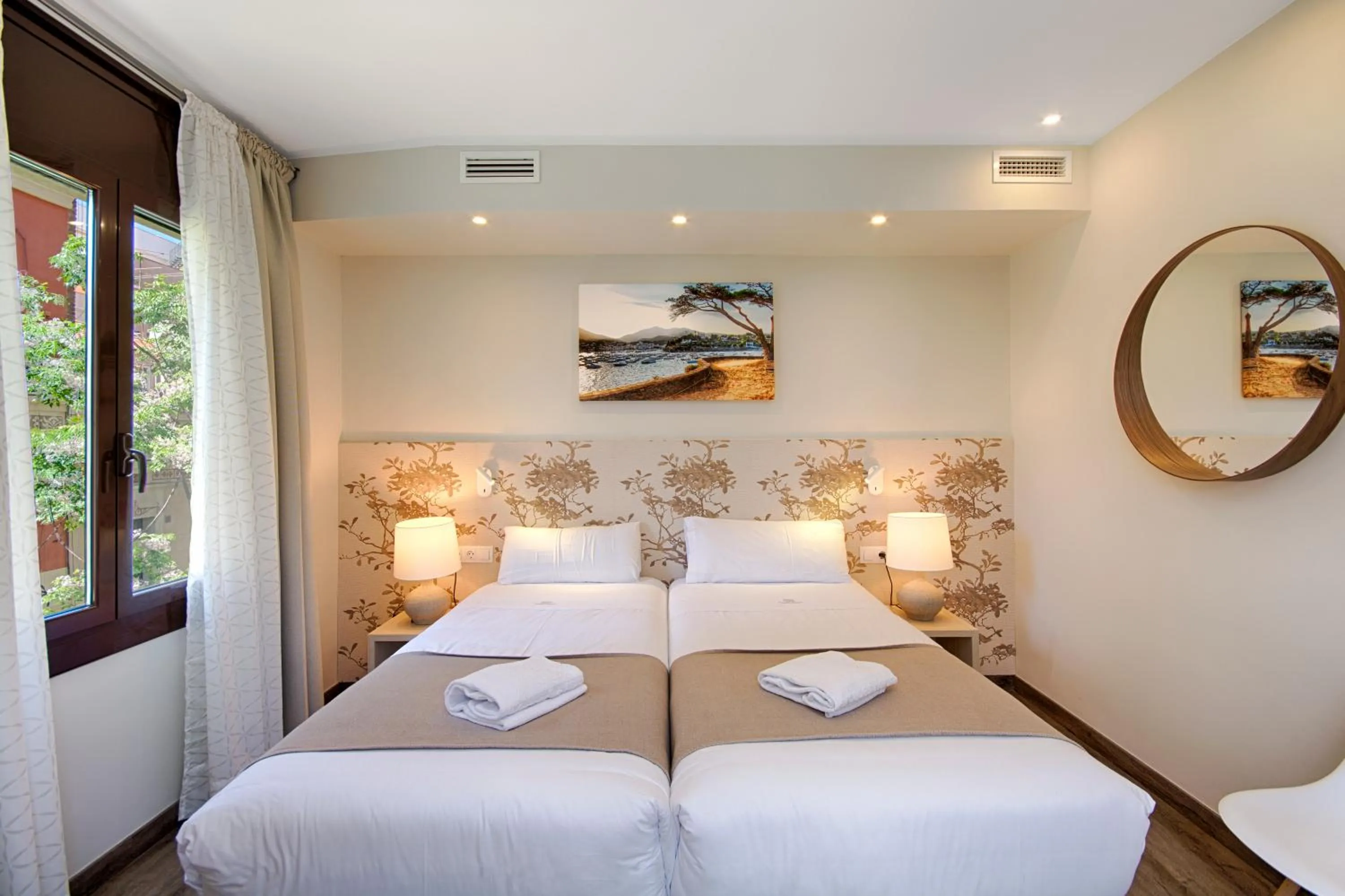 Bedroom, Bed in Eixample Building Apartments by Mercedes Heritage