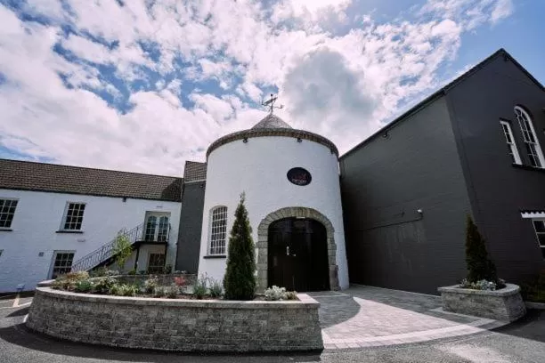 Dunadry Hotel And Gardens