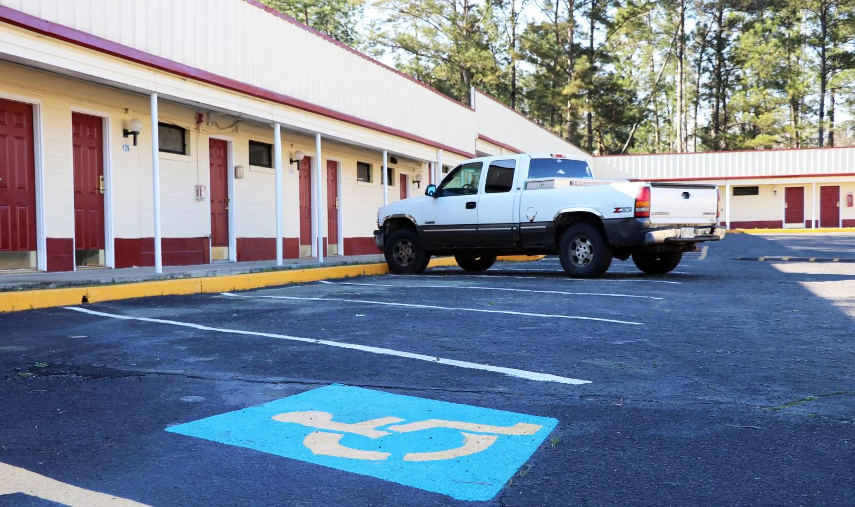 Property building in Royal Inn - North Augusta - Home Of The Masters - Augusta Downtown
