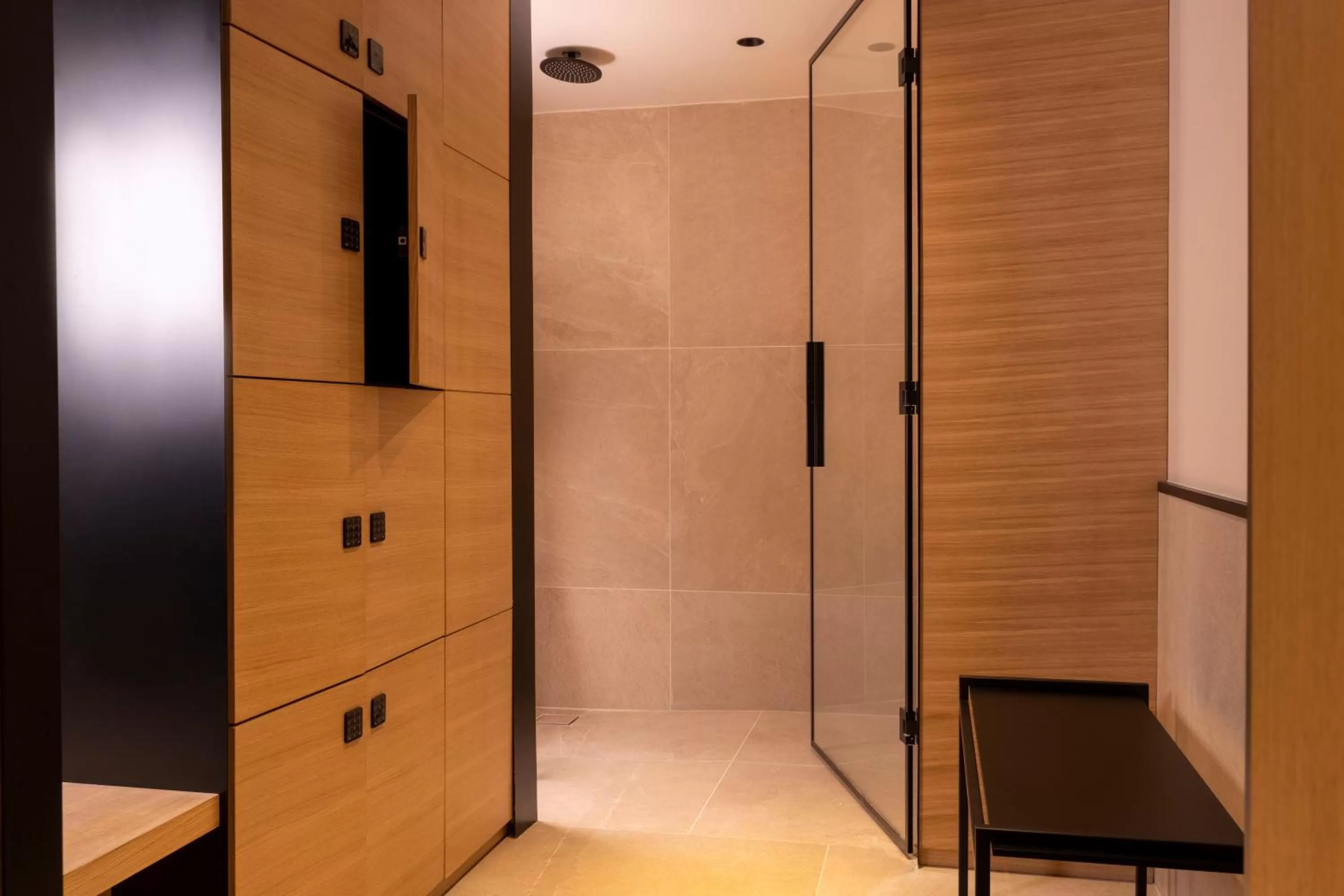 Shower in Hôtel Esté