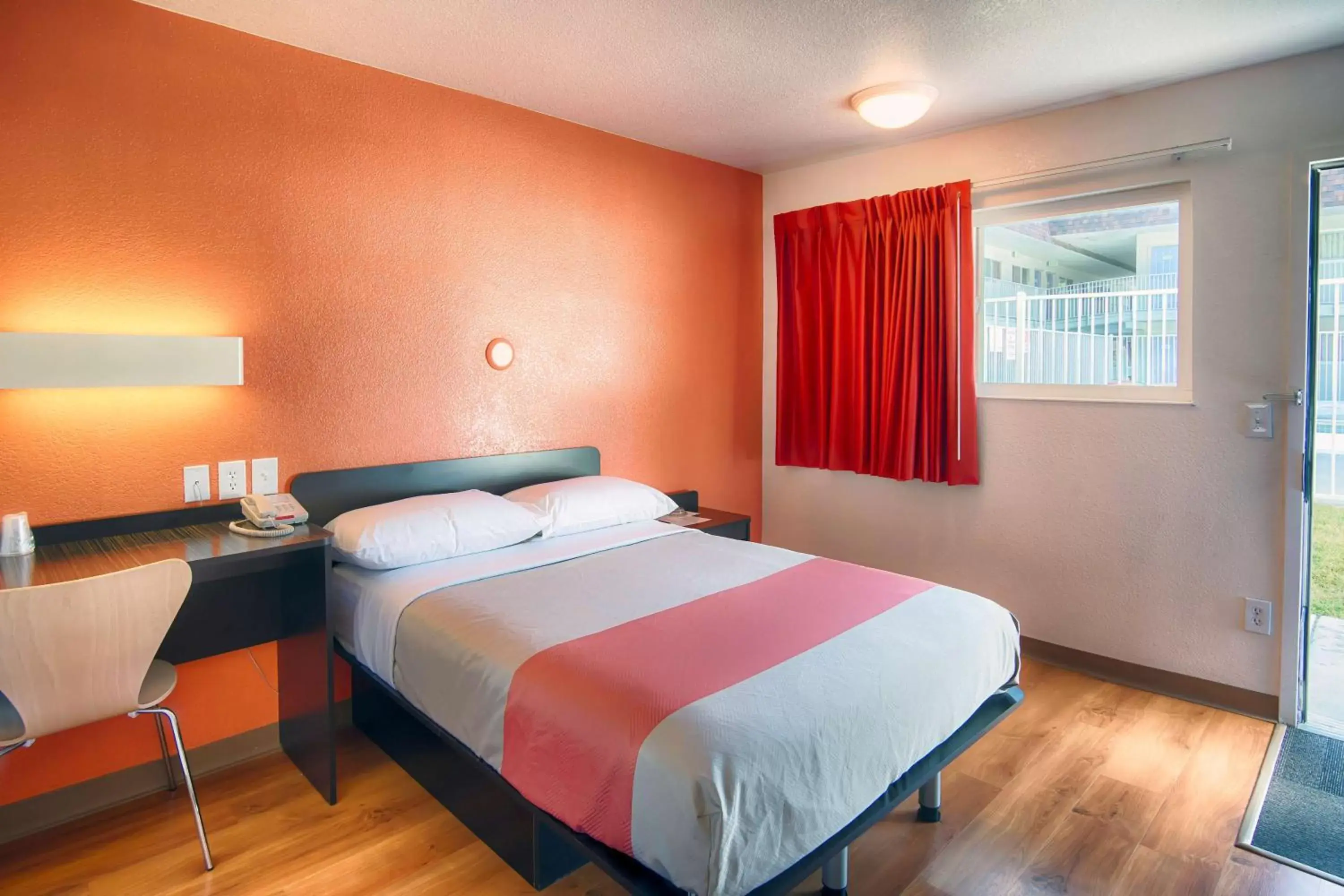 Double Room - single occupancy - Disability Access in Motel 6-Mammoth Lakes, CA Double Room - single occupancy - Disability Access in Motel 6-Mammoth Lakes, CA