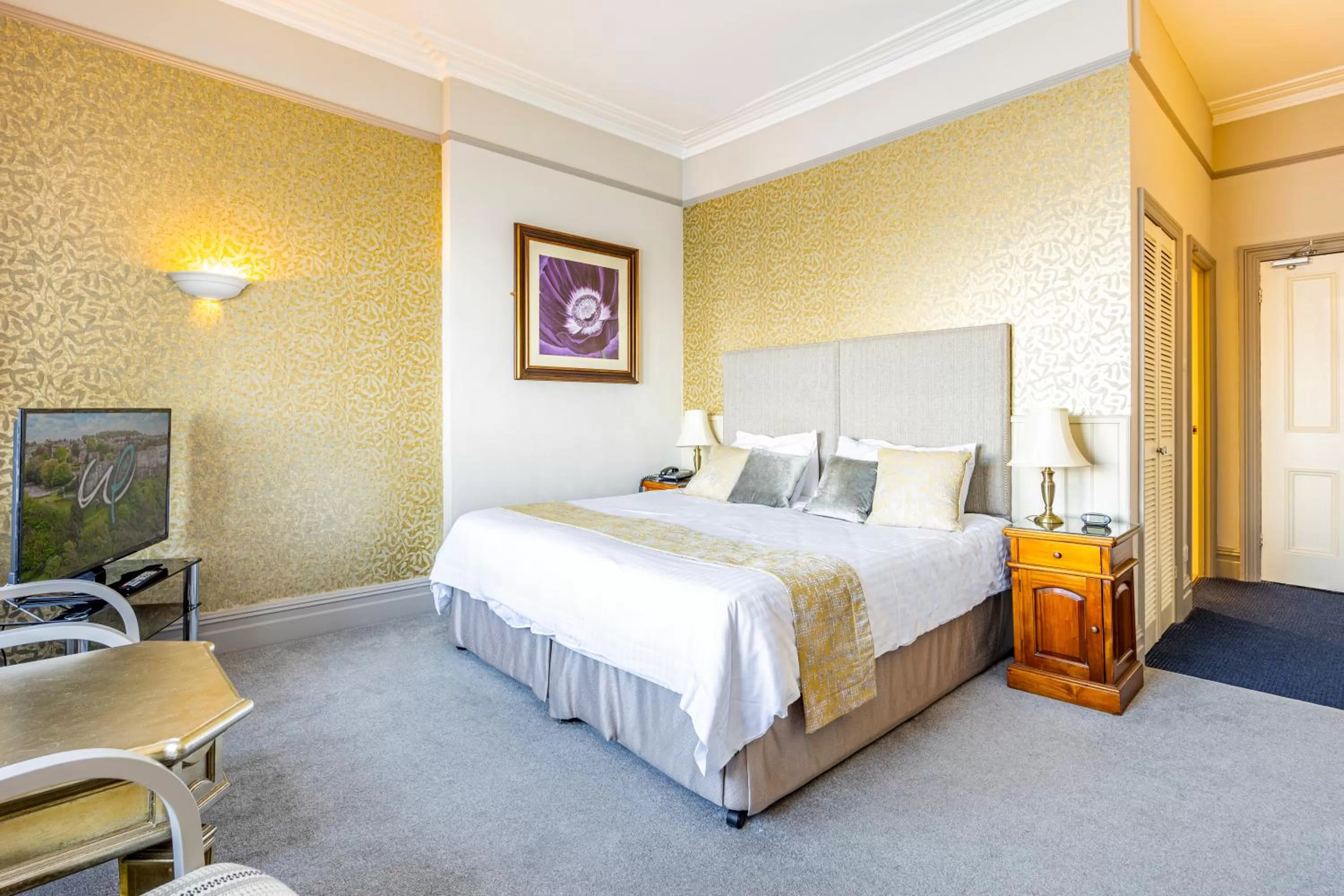 Bedroom, Bed in Best Western Walton Park Hotel