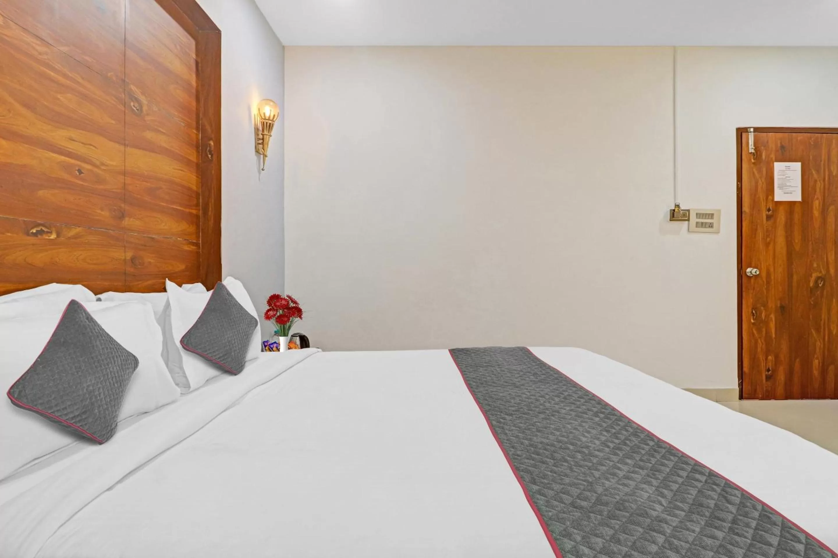 Bedroom, Bed in Super Townhouse Rcc Pride