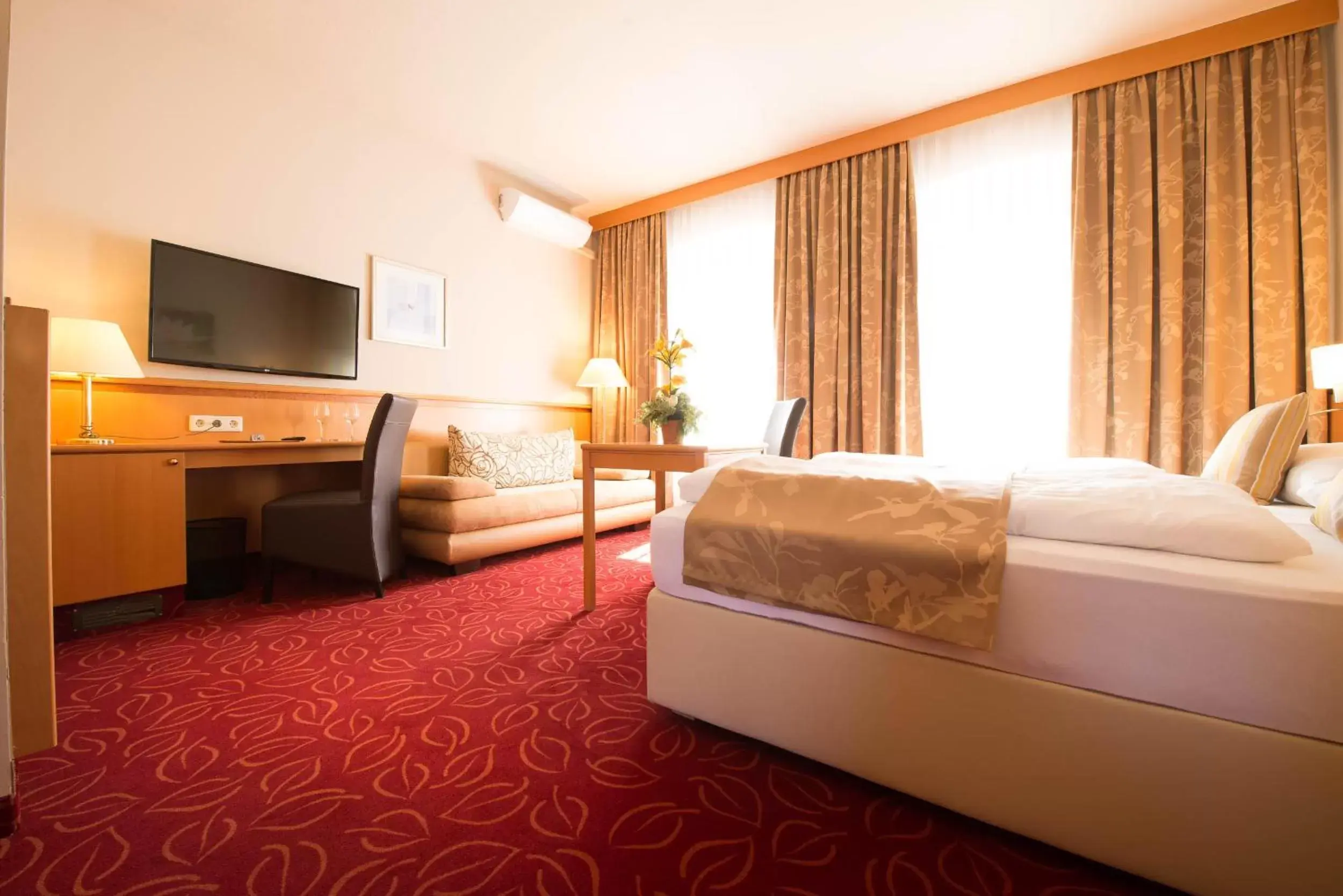 Comfort Double Room with Air Condition in Hotel Beethoven Comfort Double Room with Air Condition in Hotel Beethoven