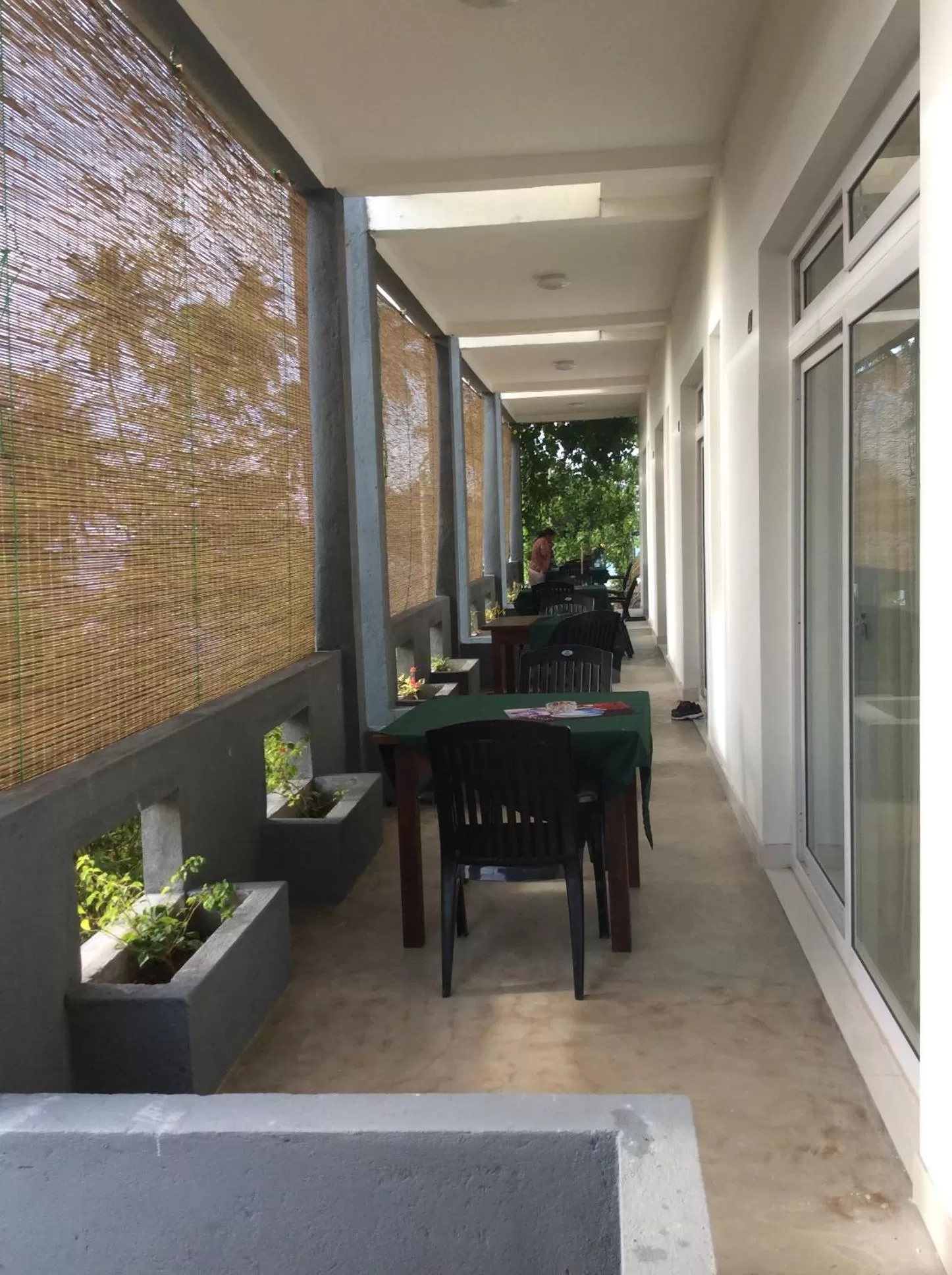 Restaurant/places to eat in Lemazone Inn