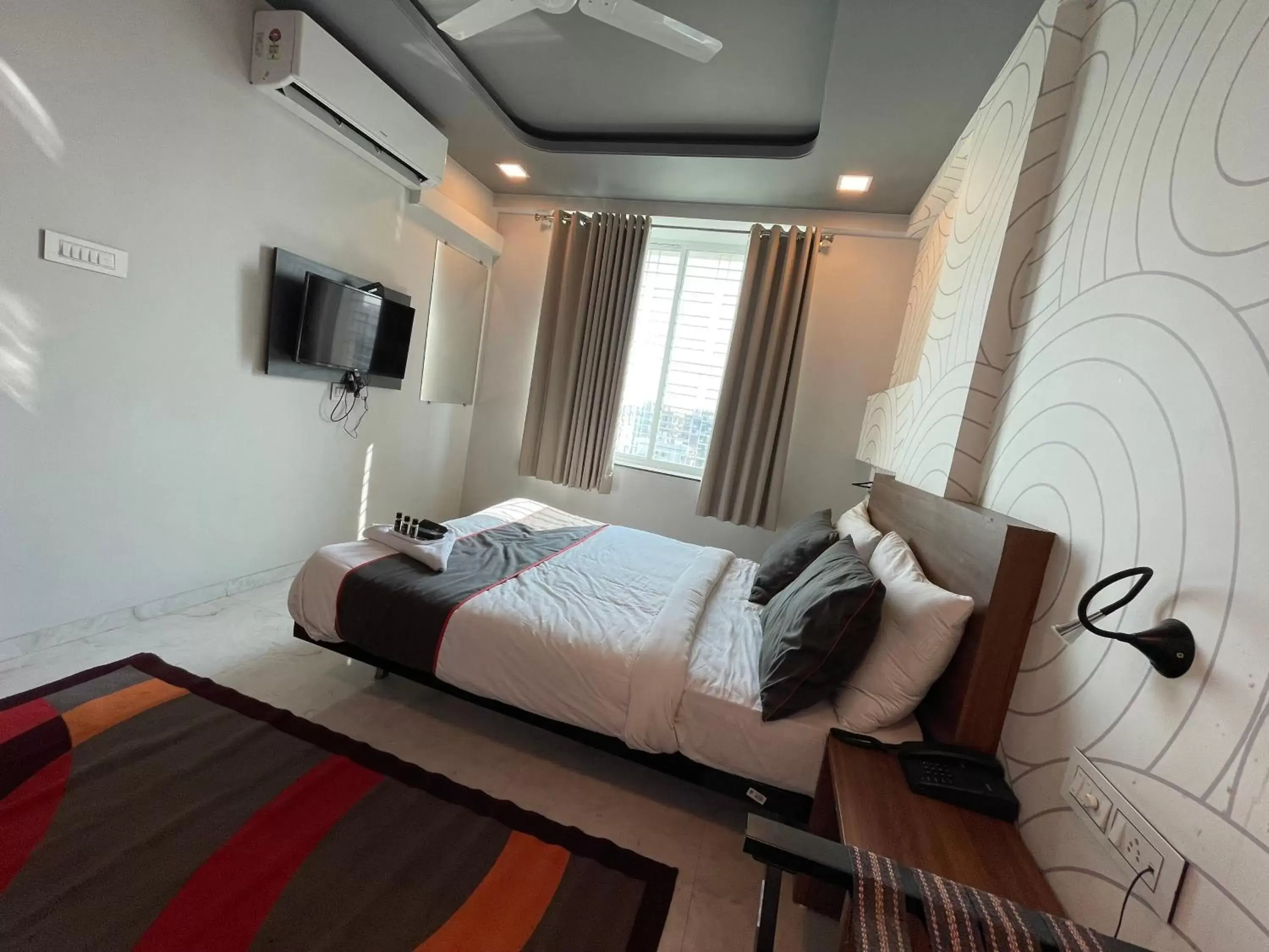Superior Double Room in Manomay Homes Superior Double Room in Manomay Homes