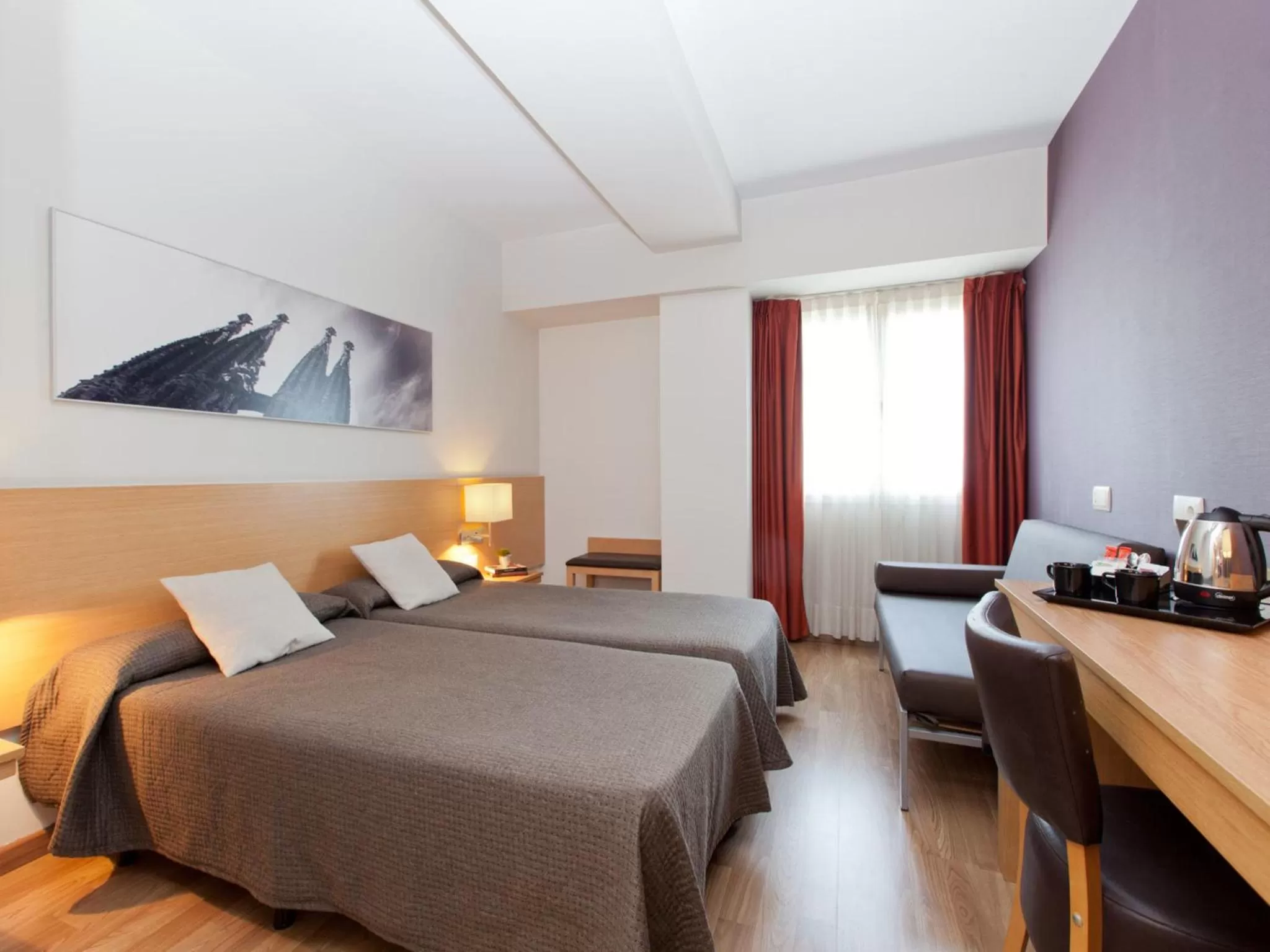 Photo of the whole room, Bed in Hotel Sagrada Familia