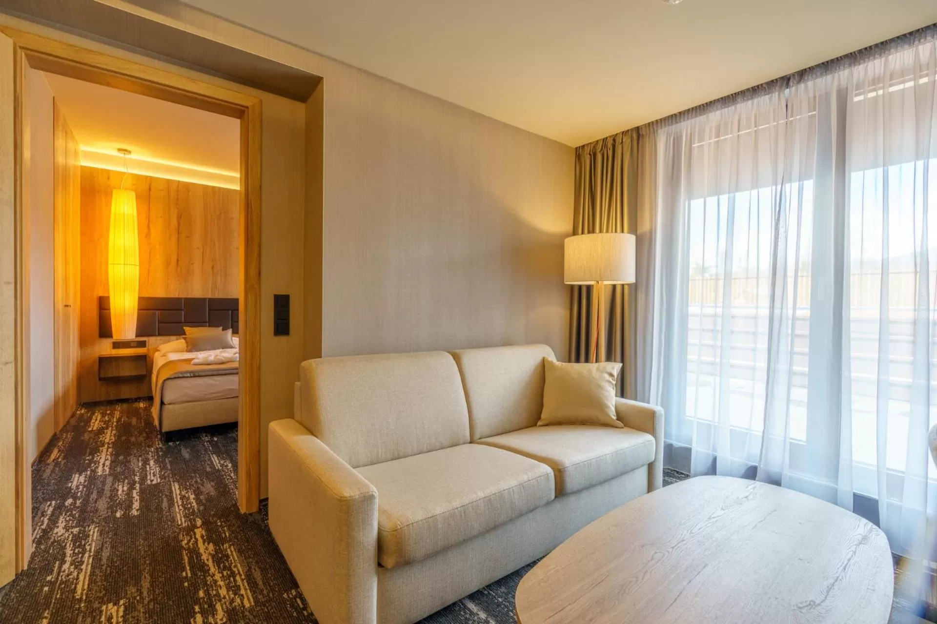 Seating area, Bed in Hotel Hills