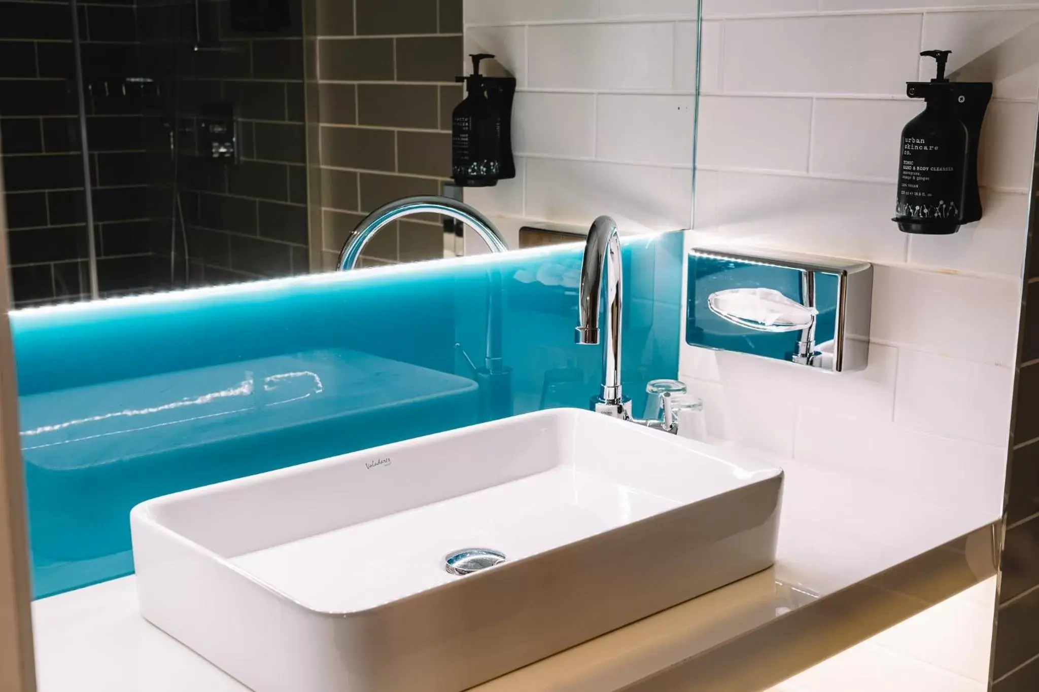 Standard Double Room in Holiday Inn Express Porto City Centre by IHG Standard Double Room in Holiday Inn Express Porto City Centre by IHG