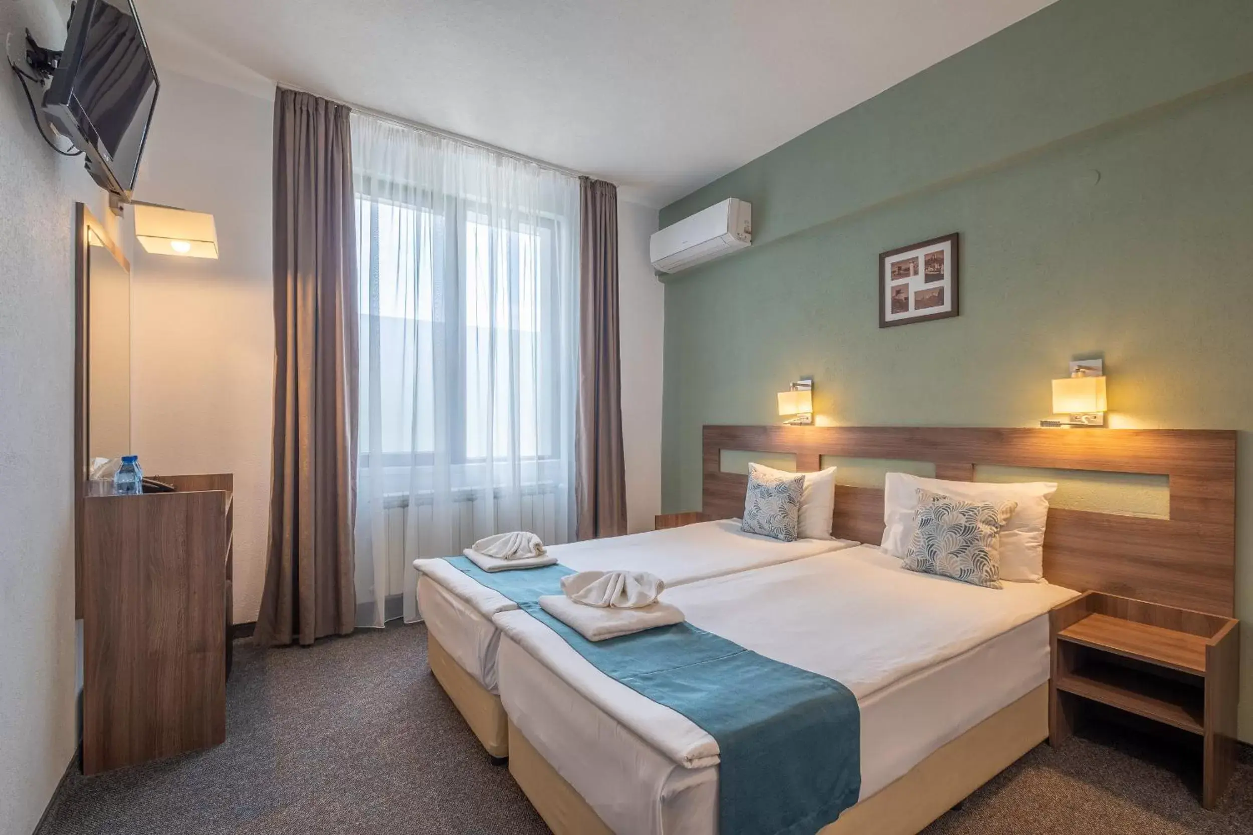 Twin Room (No Balcony) with Free Relax Zone - single occupancy in Park Hotel Asenevtsi Twin Room (No Balcony) with Free Relax Zone - single occupancy in Park Hotel Asenevtsi