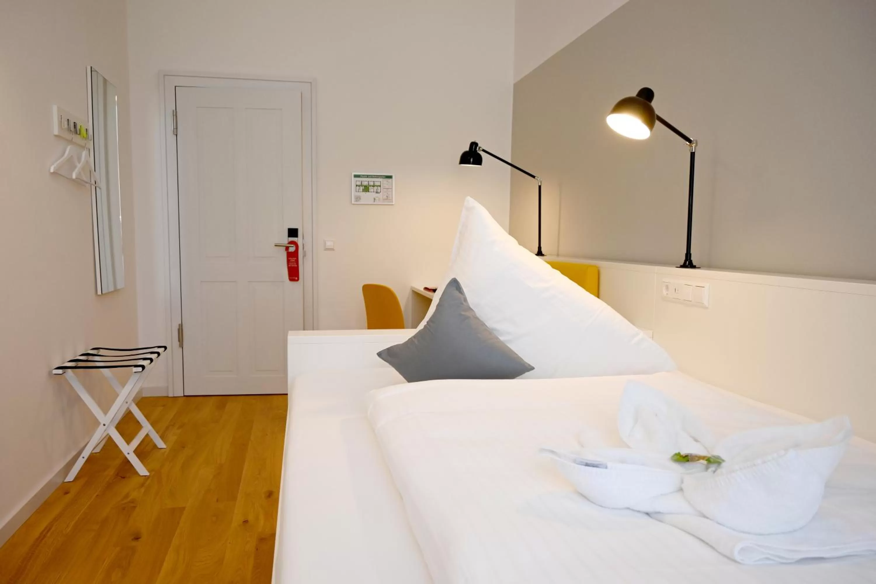 Photo of the whole room, Bed in Hotel Brandenburger Dom