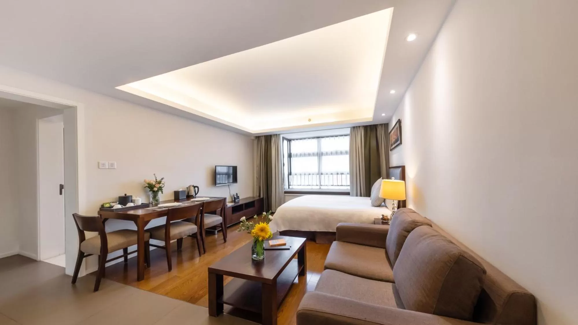 Photo of the whole room in Starr Hotel Shanghai (Shanghai Railway Station)