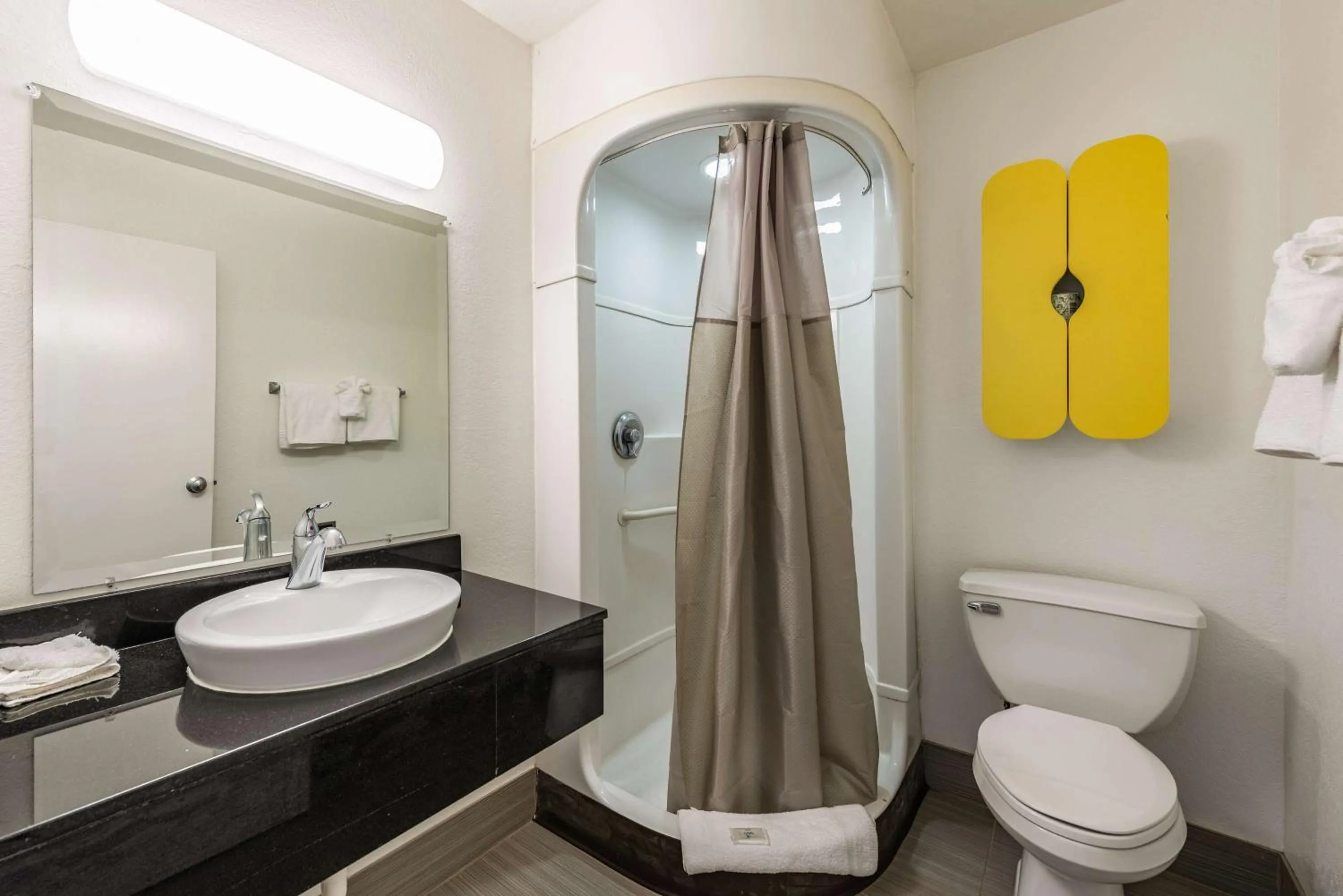 Bathroom in Studio 6-Monroe, LA - Hwy 165