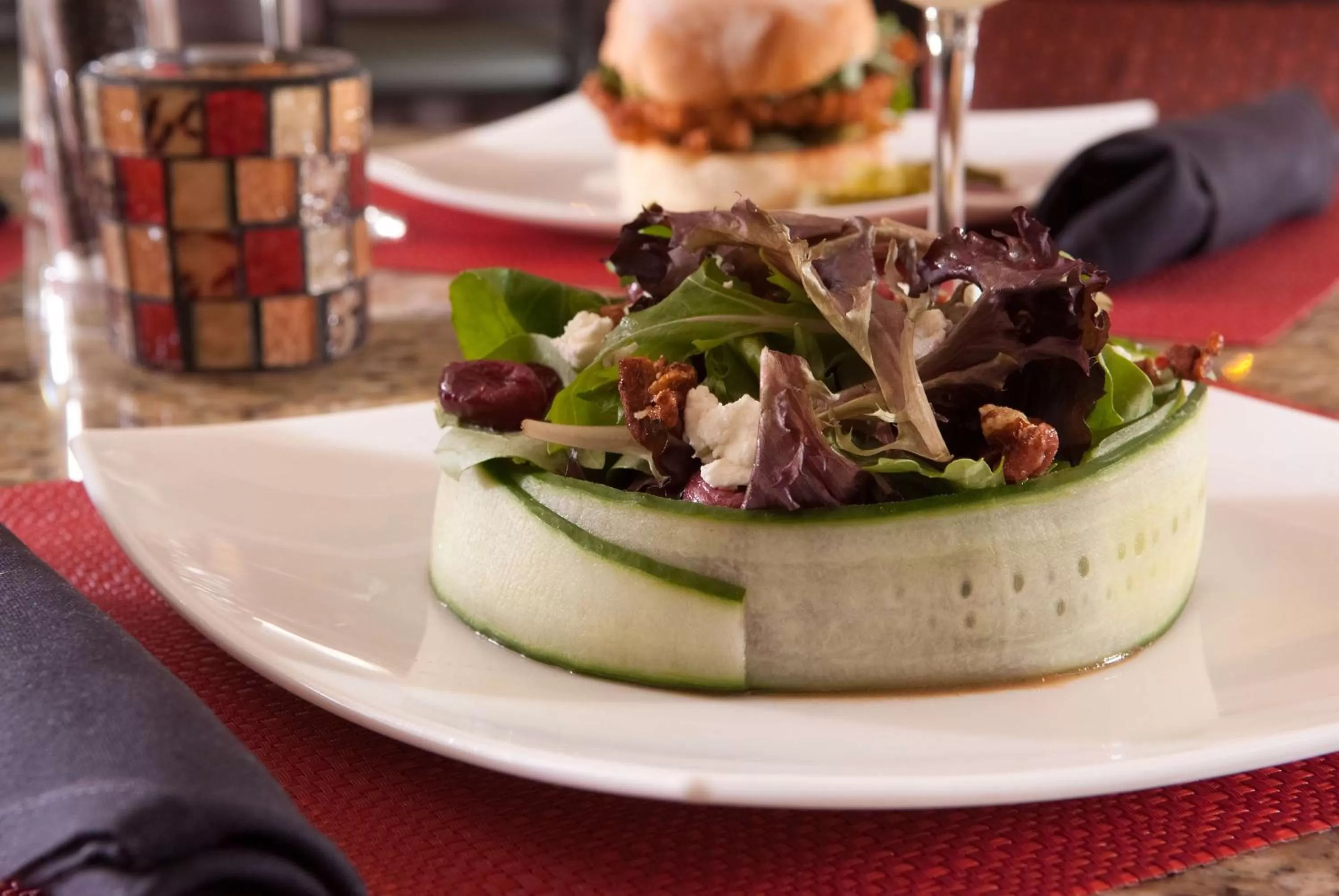 Restaurant/places to eat in Embassy Suites by Hilton Nashville Airport