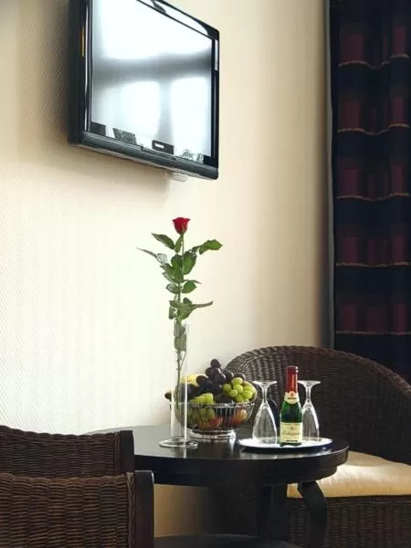 TV/Entertainment Center in Traumparadies