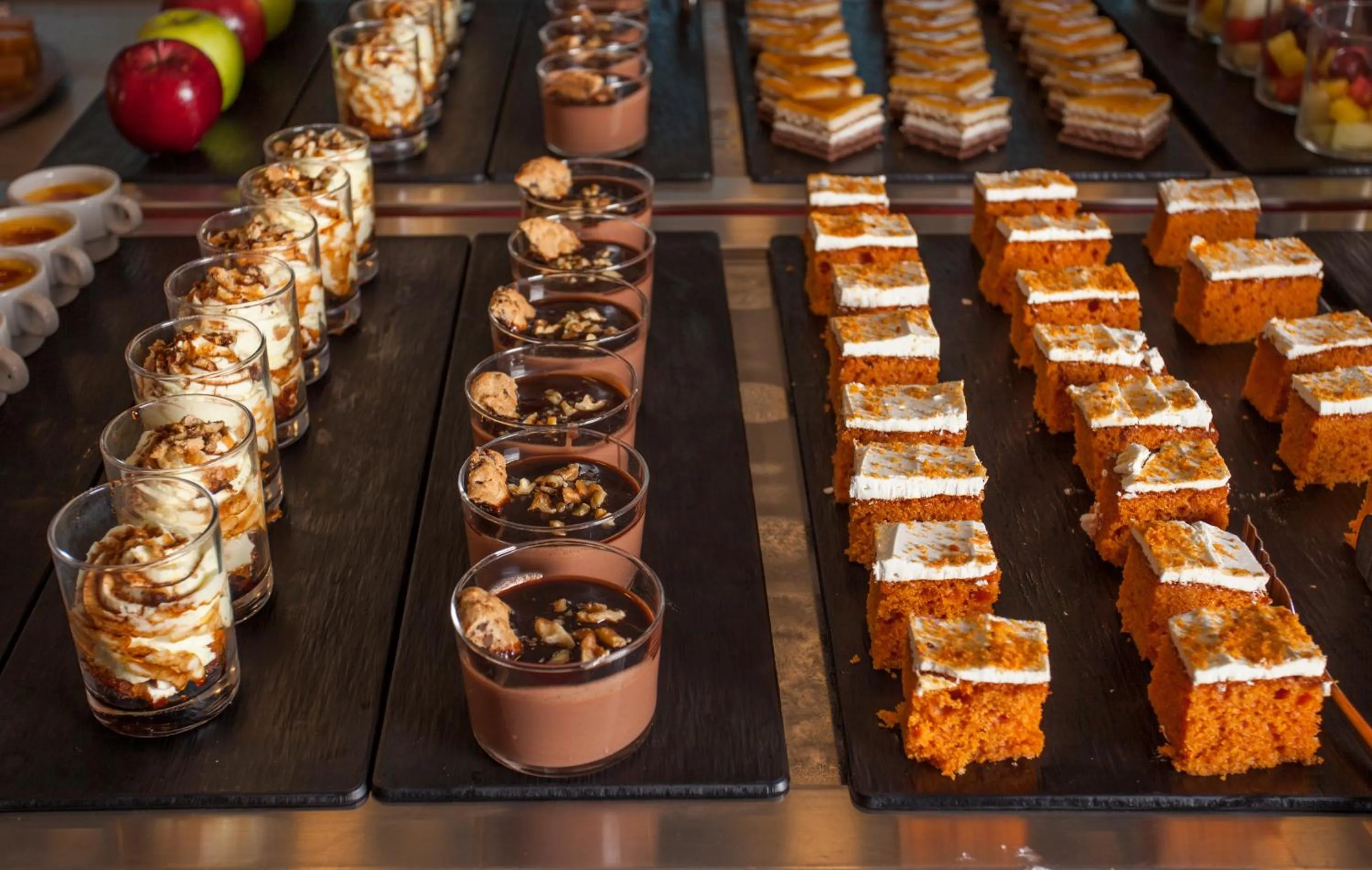 Food and drinks in Hotel Monterrey Roses by Pierre & Vacances