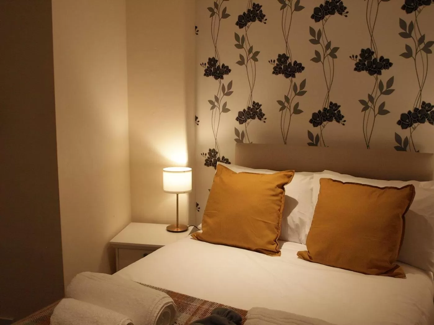 Bed in Painters at the Angel