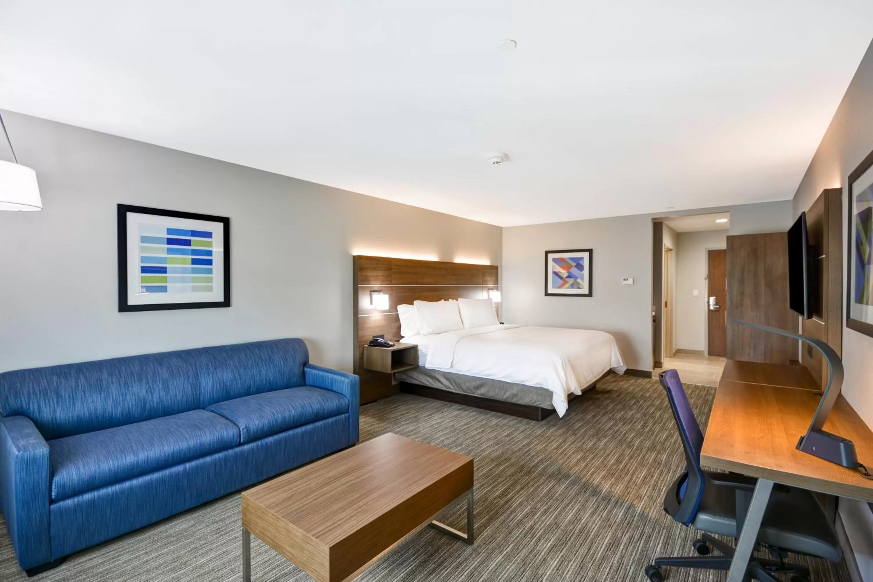 Photo of the whole room, Bed in Holiday Inn Express & Suites - Houston NASA - Boardwalk Area by IHG