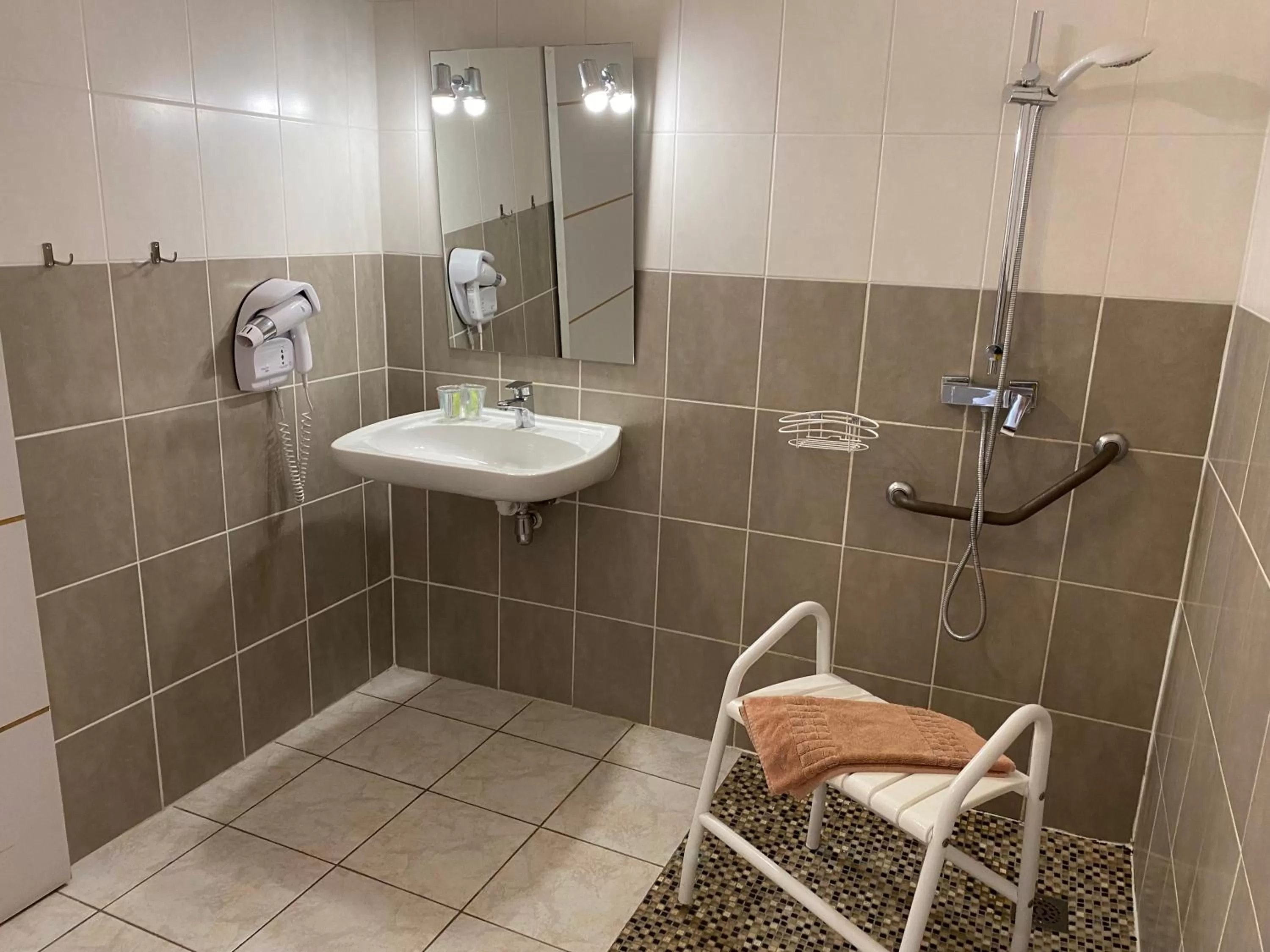 LOGIS Hôtel La Chaumière