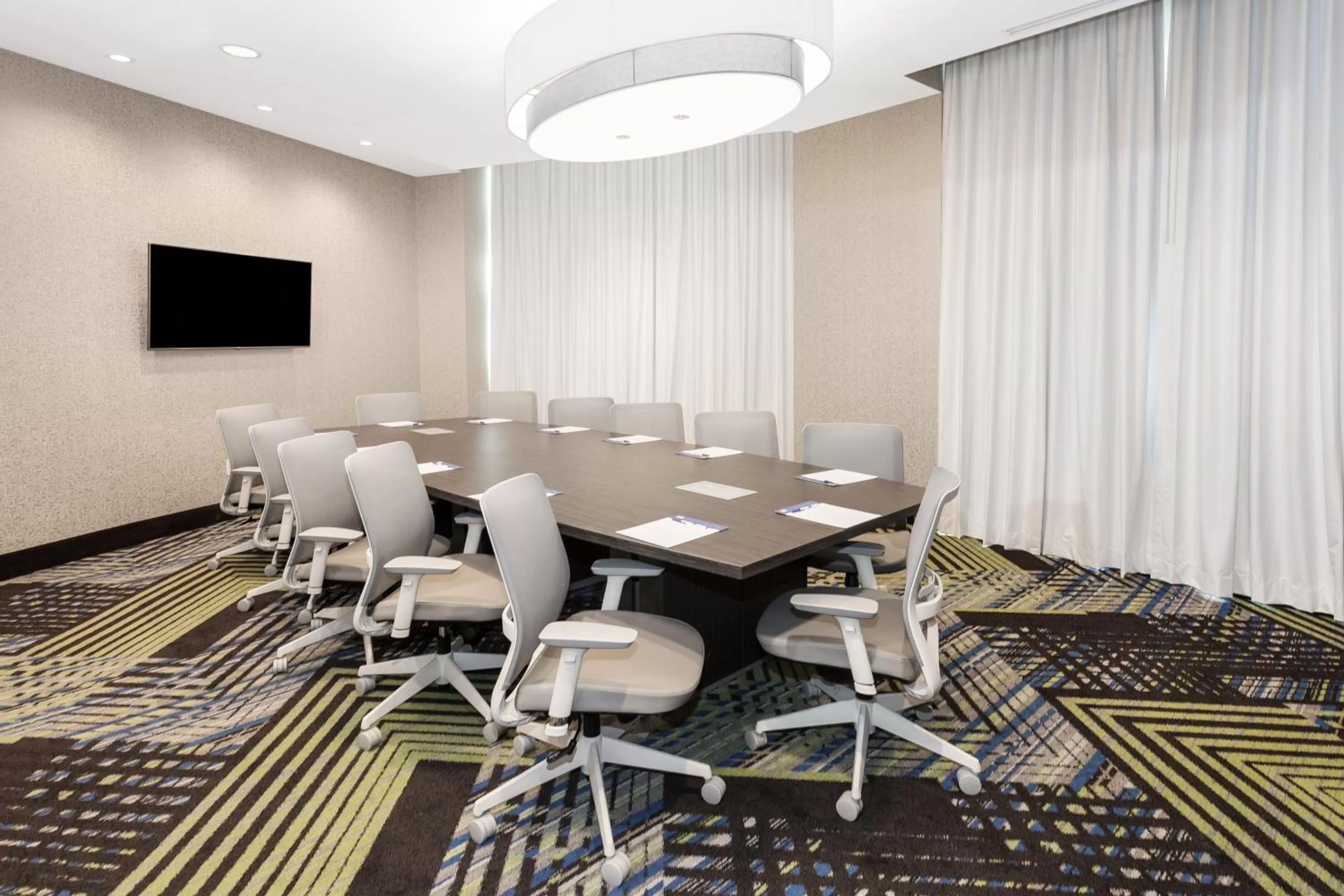 Meeting/conference room in Holiday Inn Express & Suites Downtown Ottawa East by IHG
