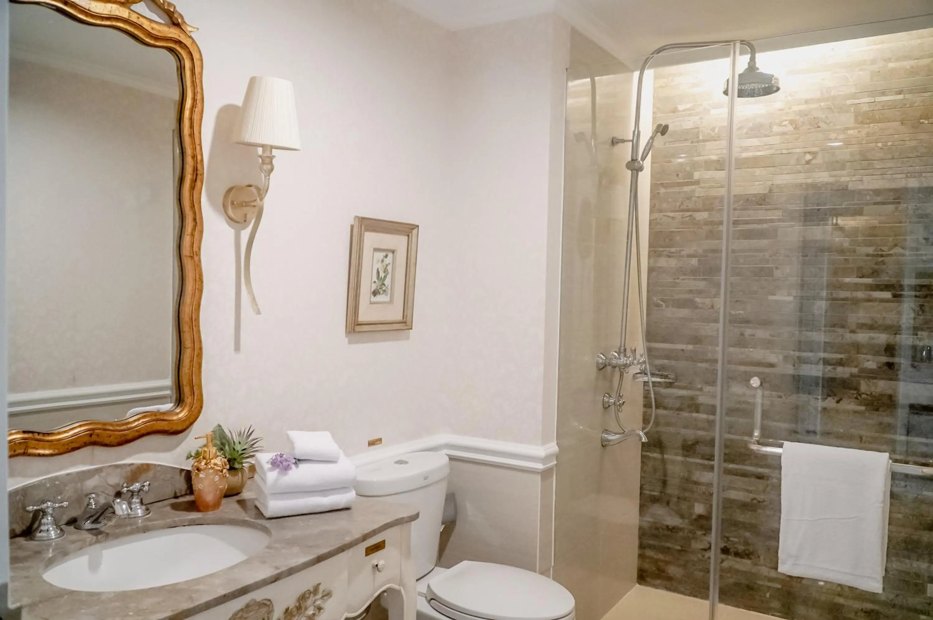 Bathroom in Noor Hotel