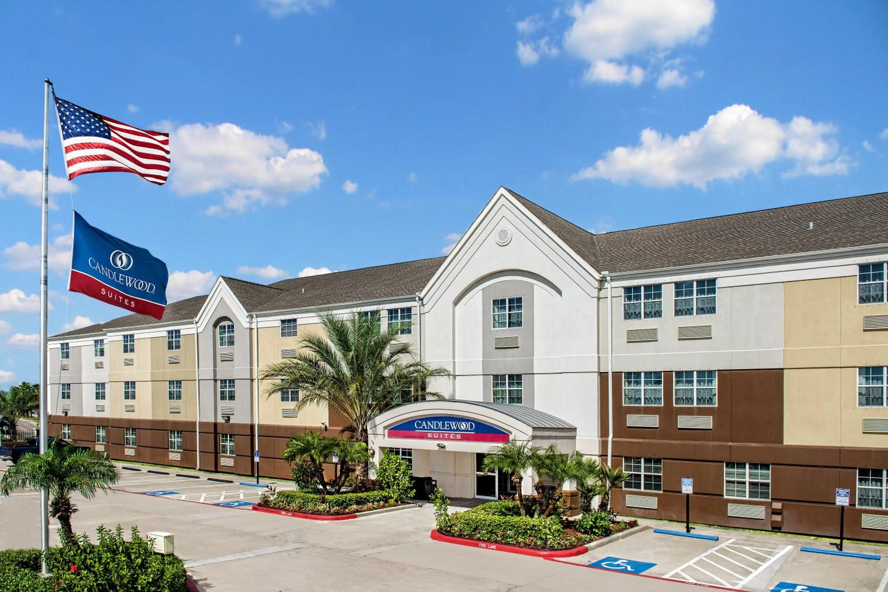 Property building in Candlewood Suites Galveston by IHG