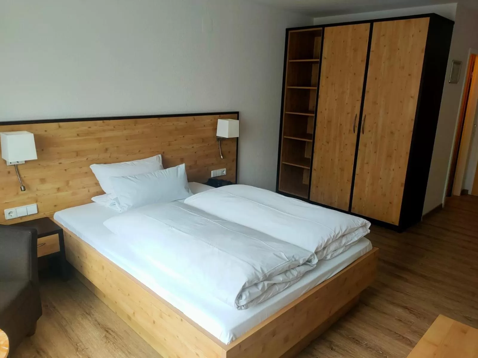 Bed in Hotel Lowen by Mastiff