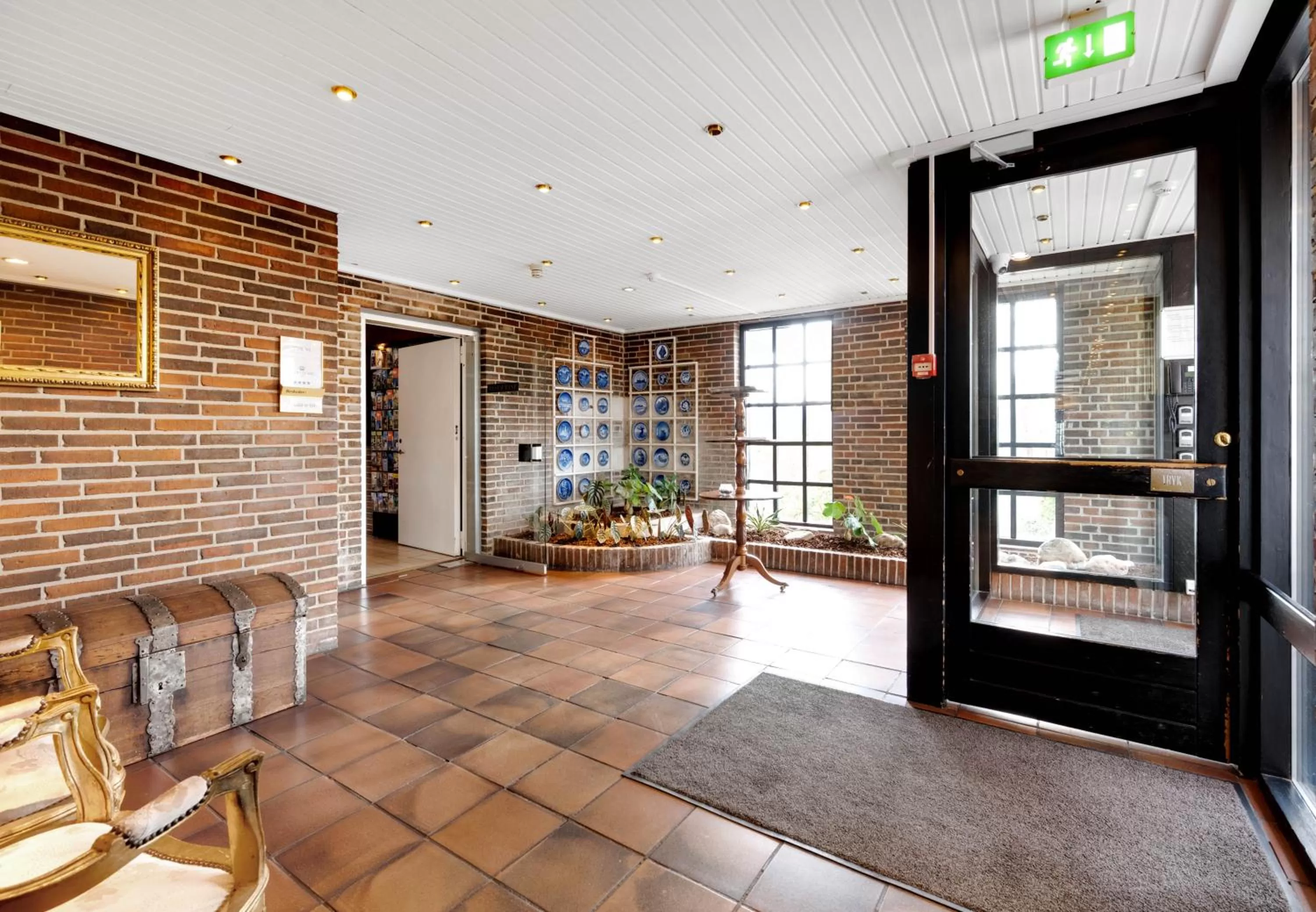 Facade/entrance in Hotel Kryb I Ly Kro