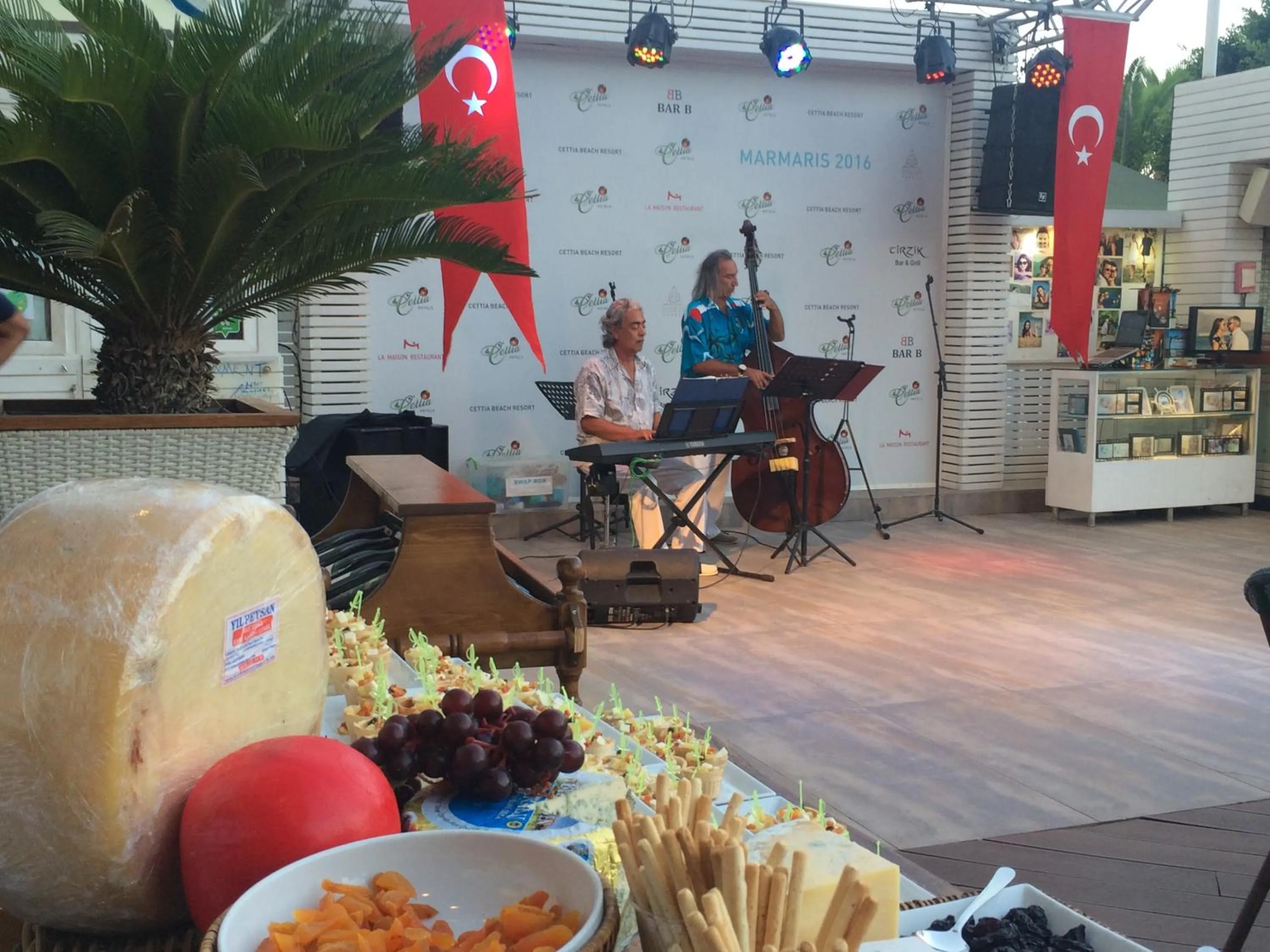 Entertainment in Cettia Beach Resort