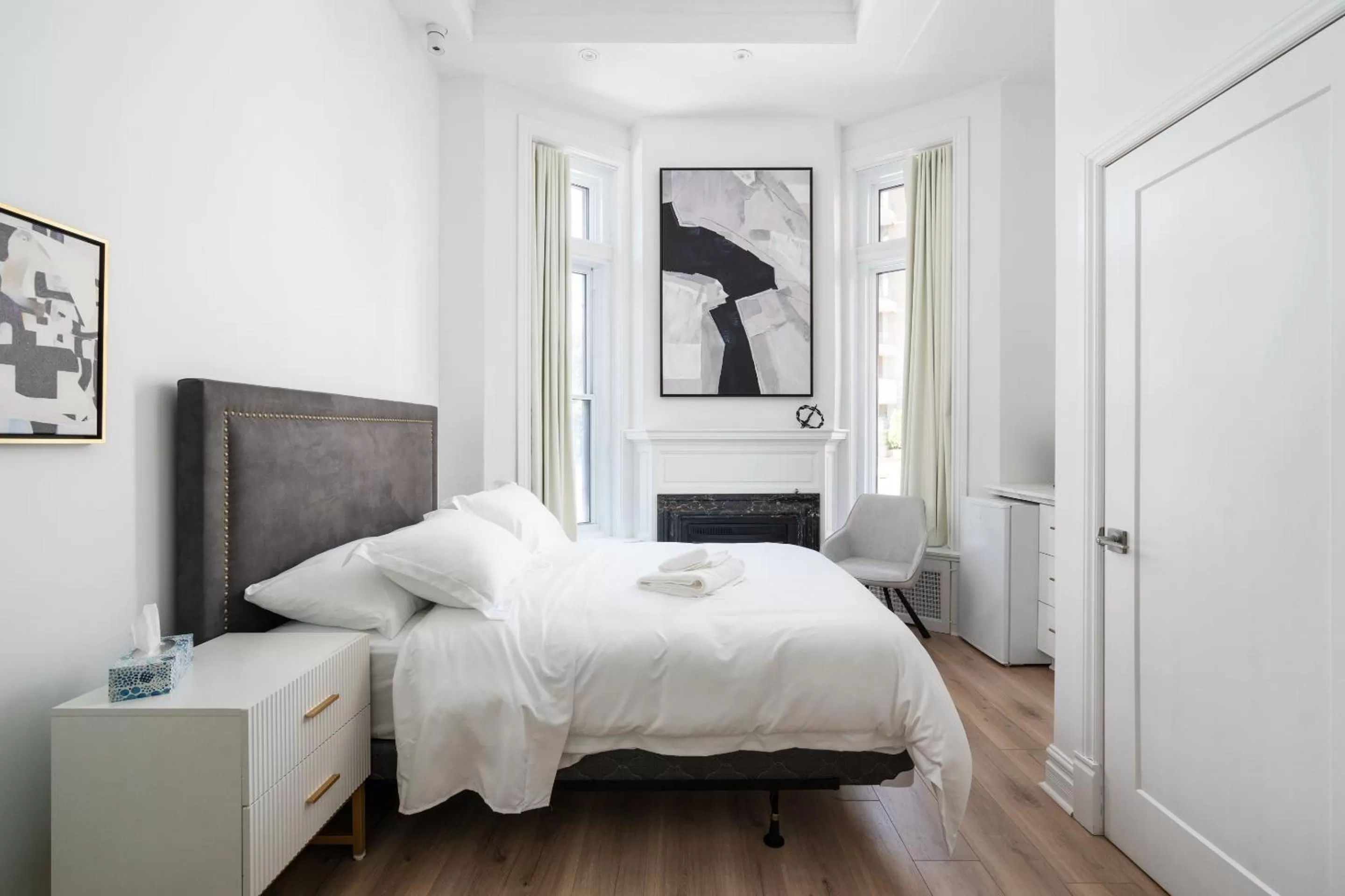 Bed in Le Penfield Par Nomade MTL