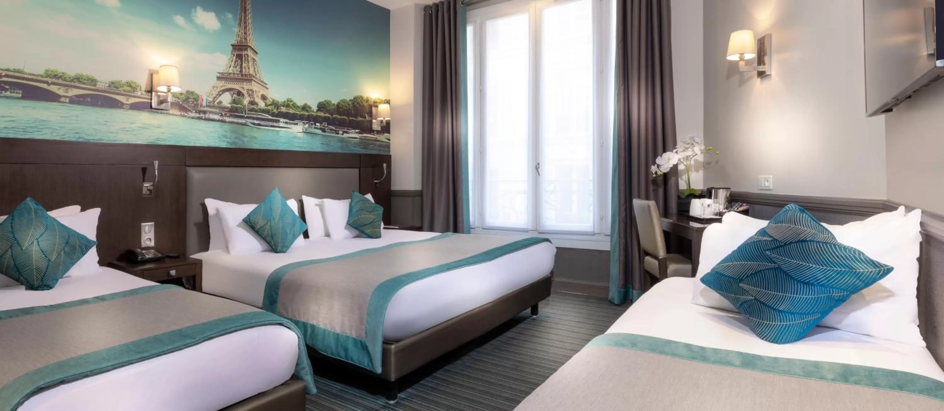 Bed in Elysées Ceramic